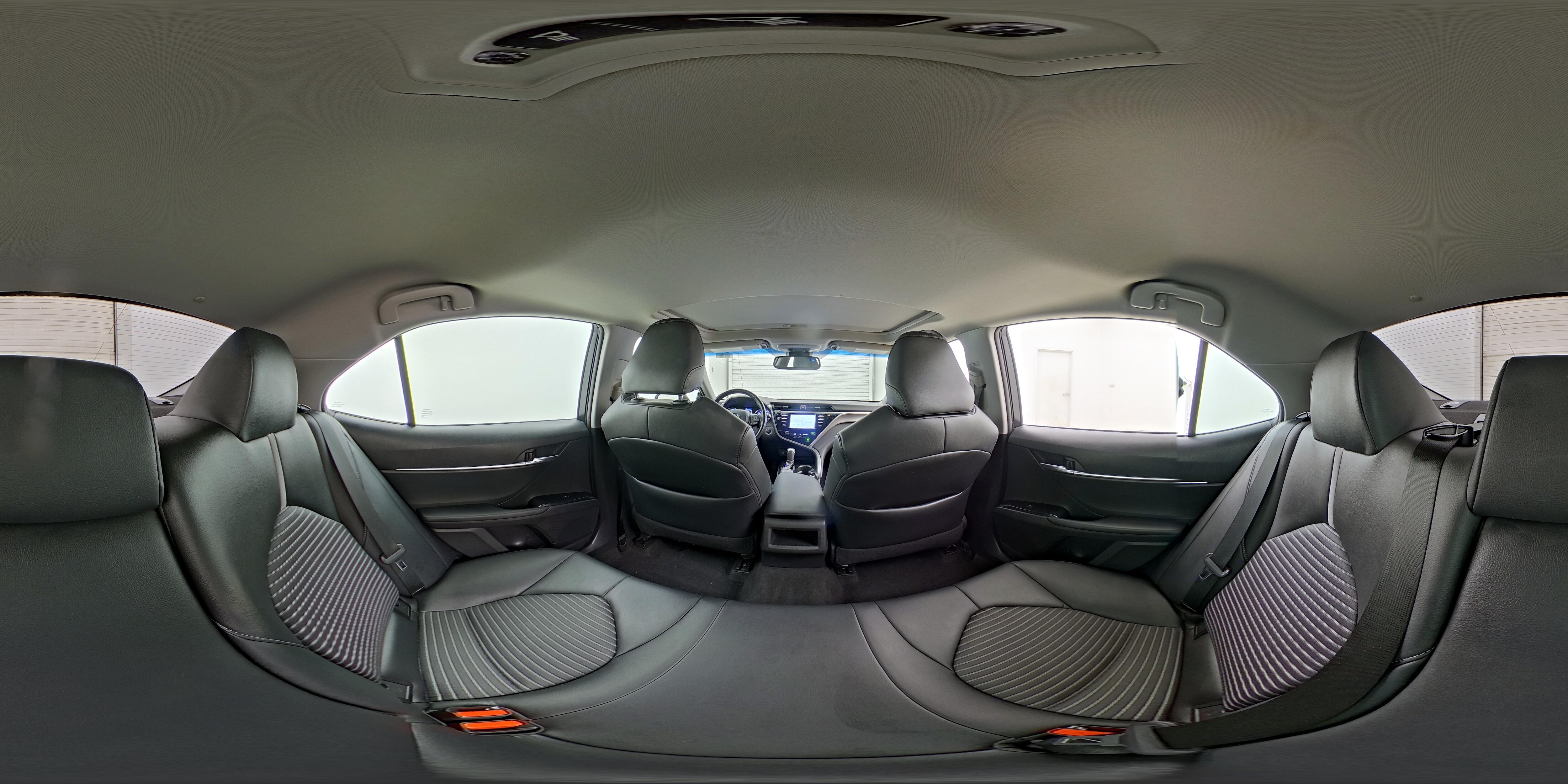 2018 Toyota Camry SE - Photo 26