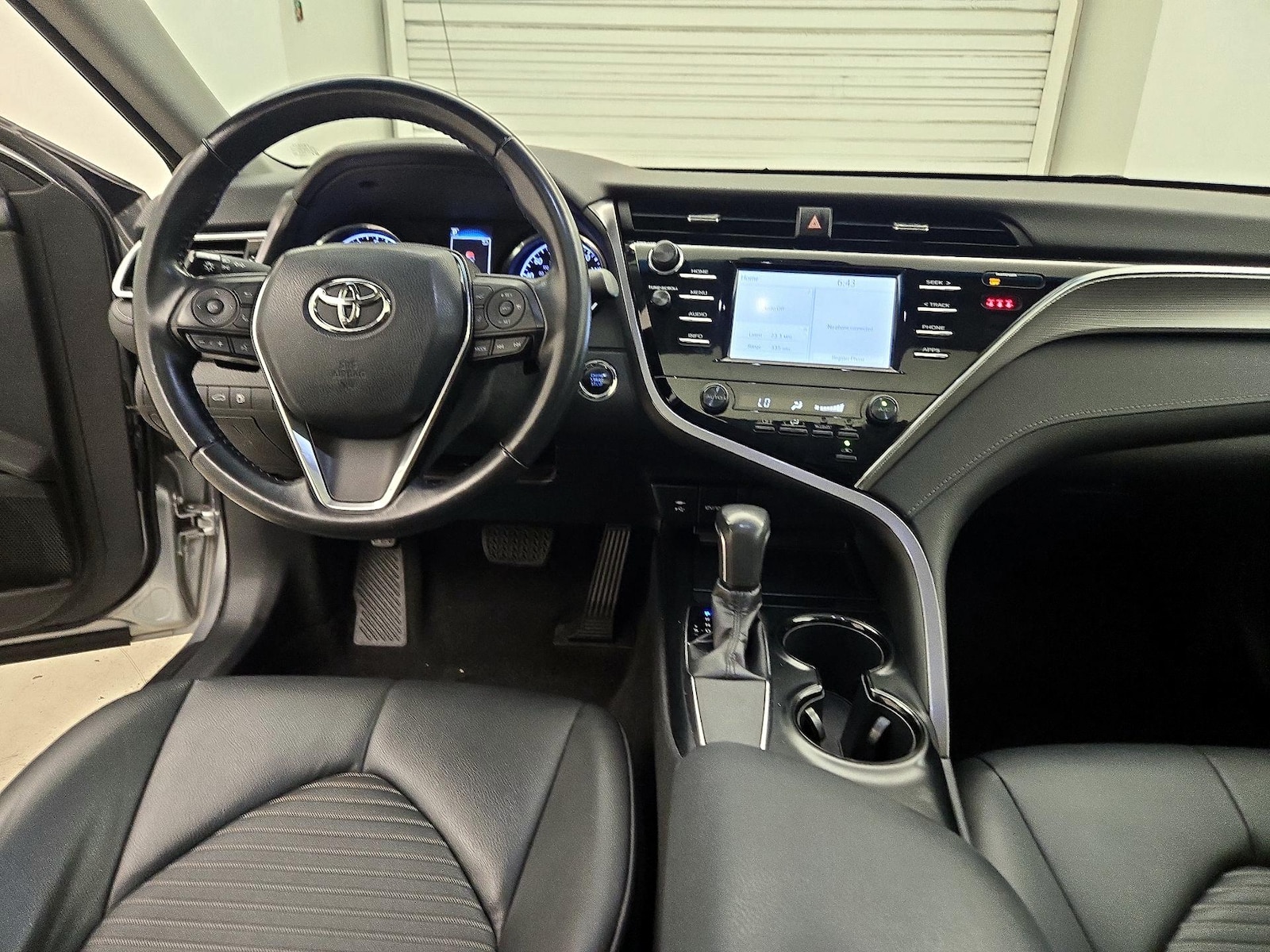 2018 Toyota Camry SE - Photo 10