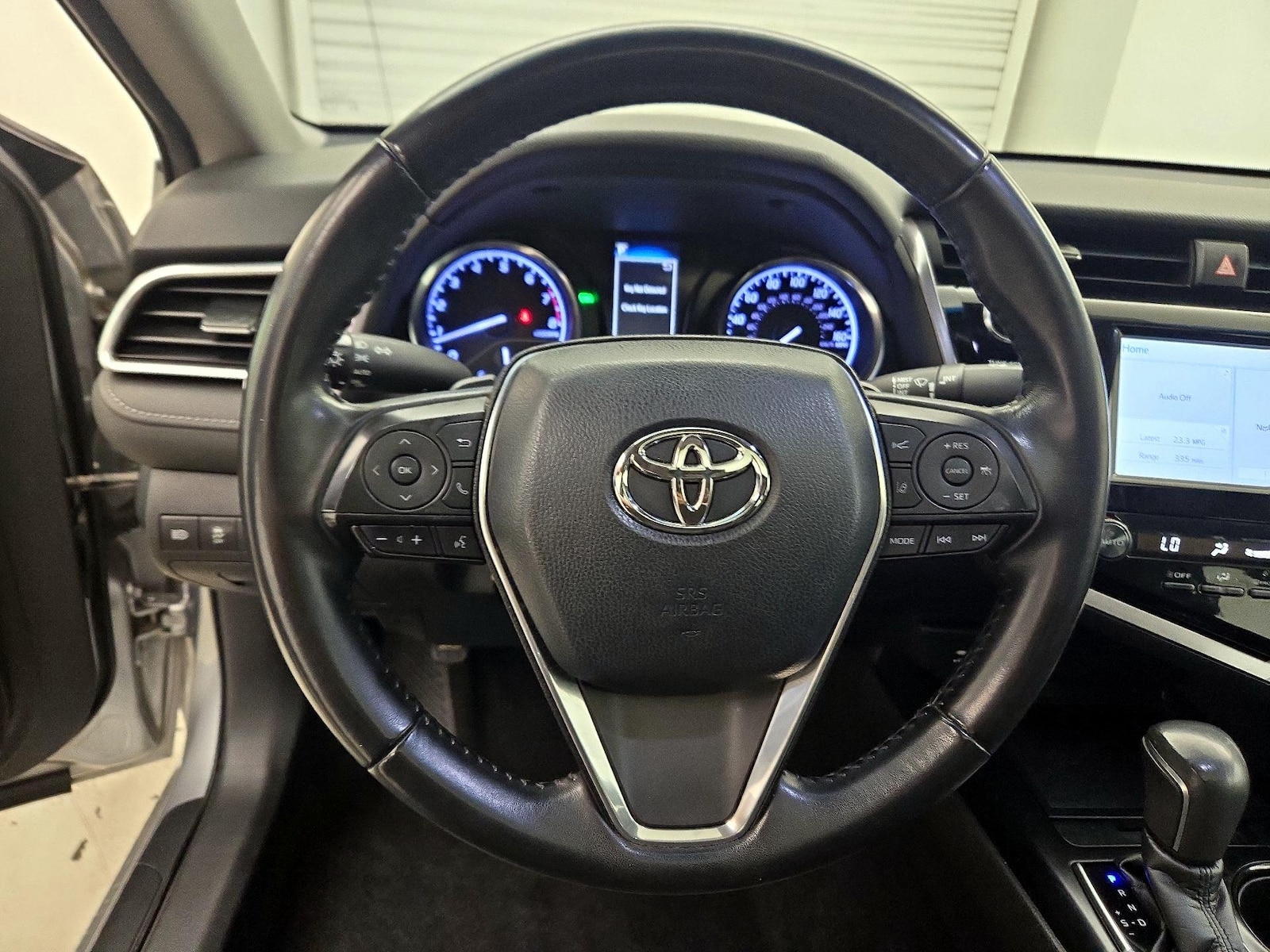 2018 Toyota Camry SE - Photo 11