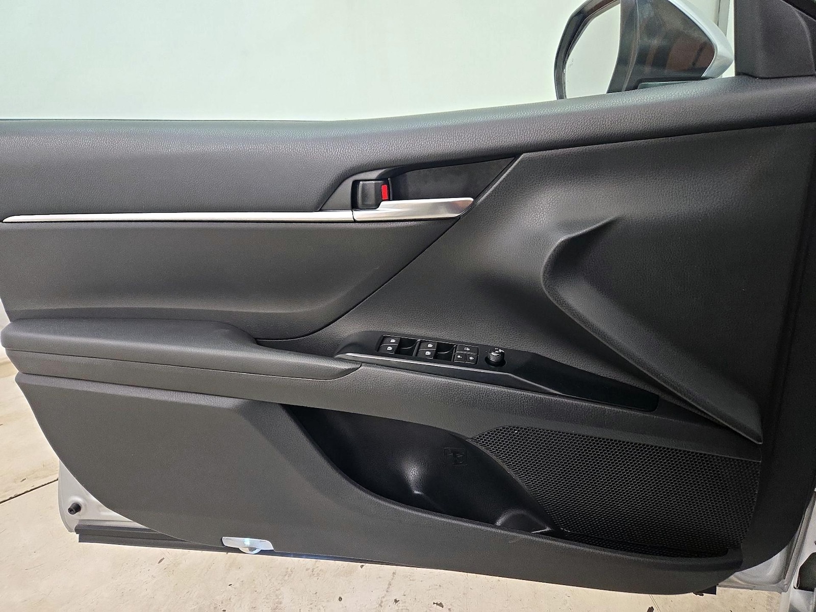 2018 Toyota Camry SE - Photo 13