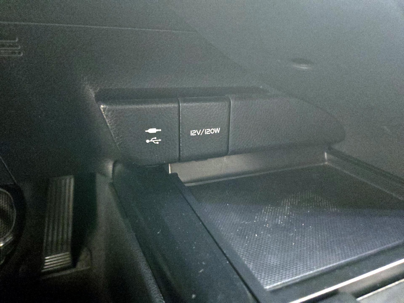 2018 Toyota Camry SE - Photo 19