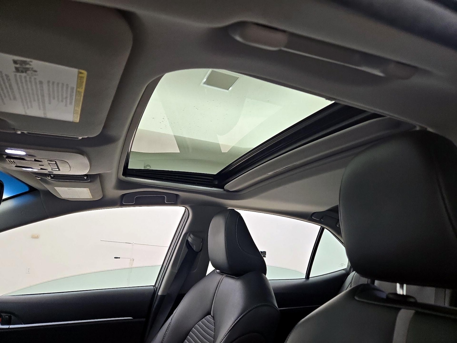 2018 Toyota Camry SE - Photo 20