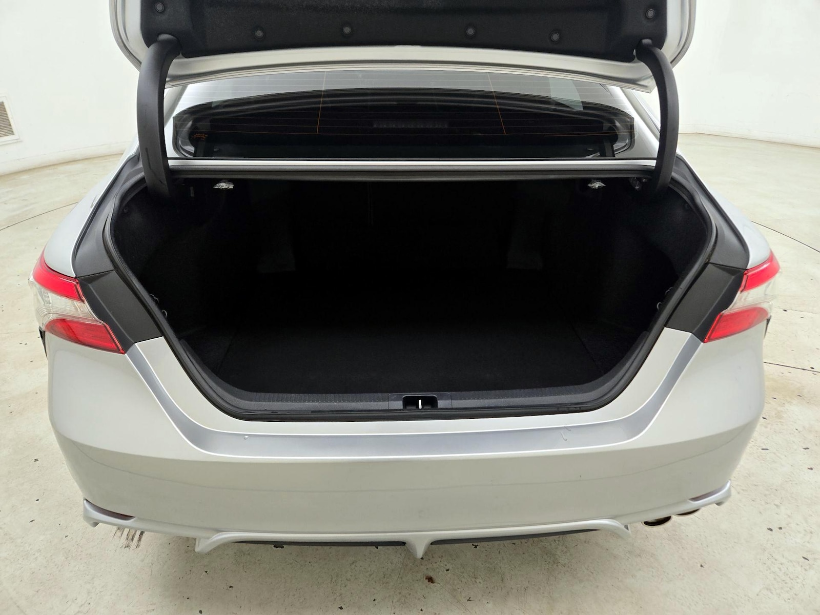 2018 Toyota Camry SE - Photo 22