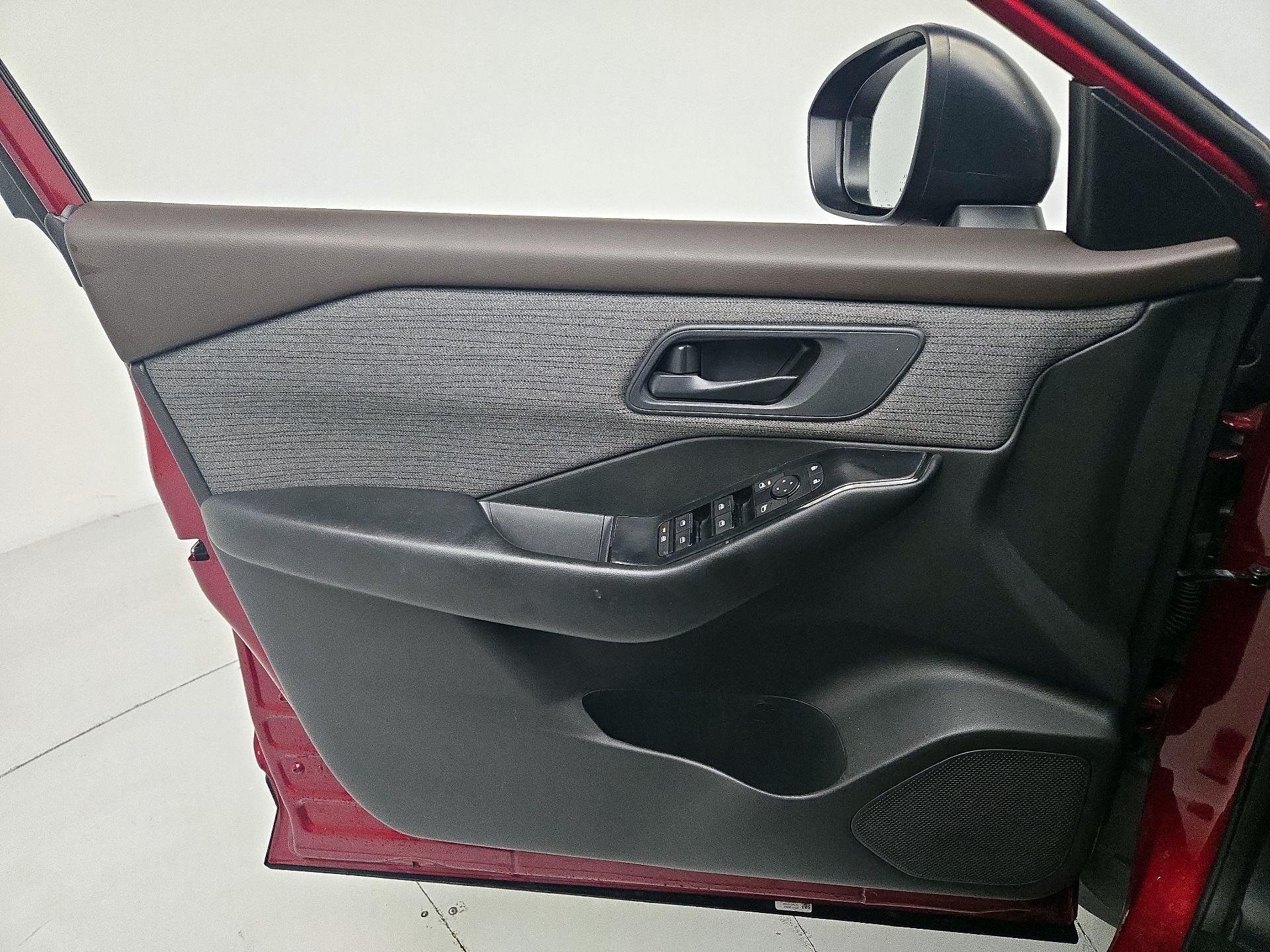 Thumbnail: 2023 Nissan Rogue - 12