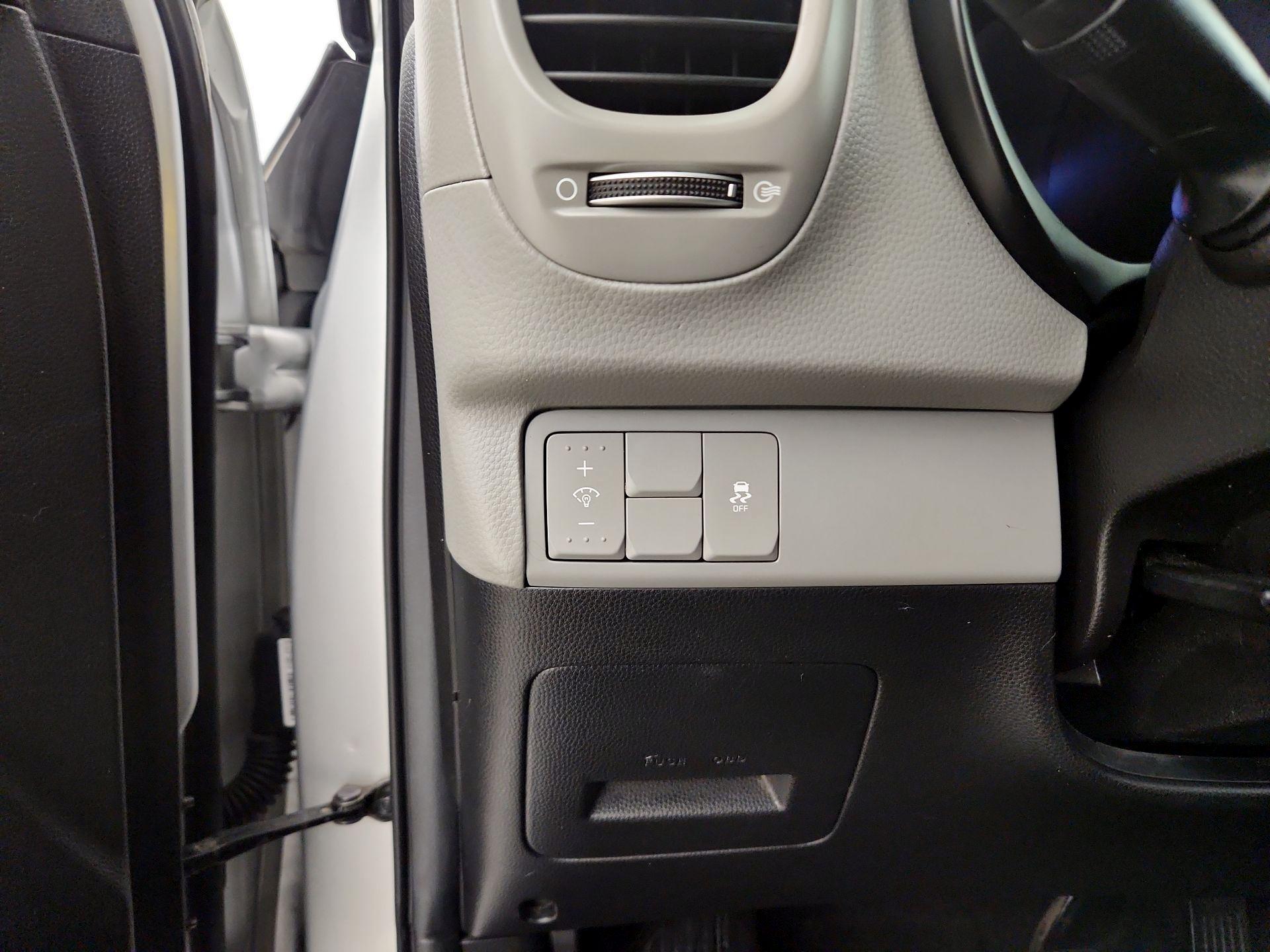 Thumbnail: 2018 Kia Soul - 13