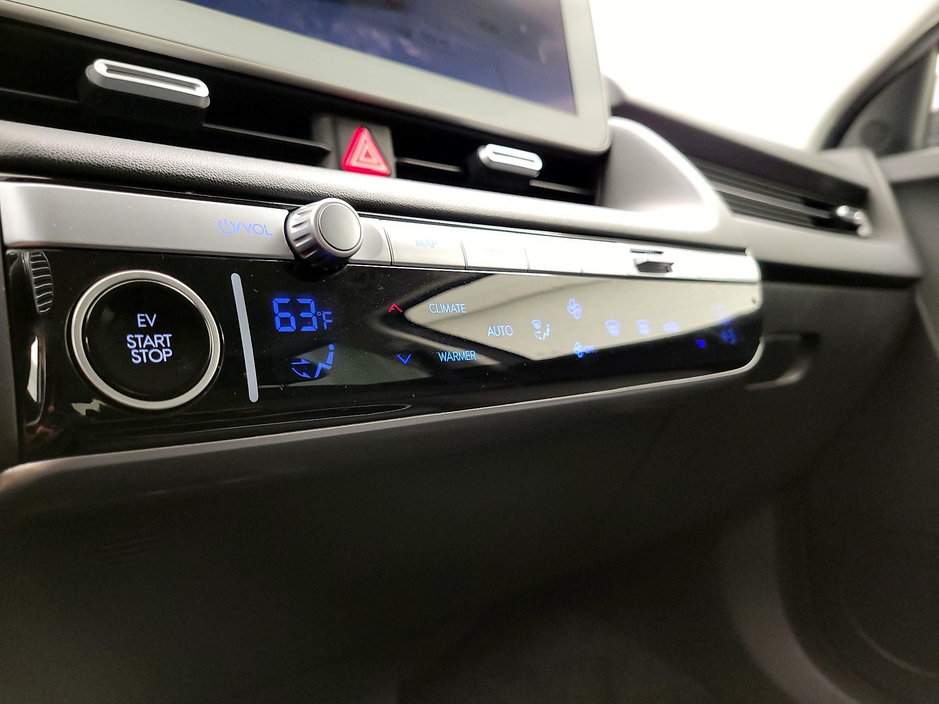 Thumbnail: 2022 Hyundai Ioniq 5 - 17
