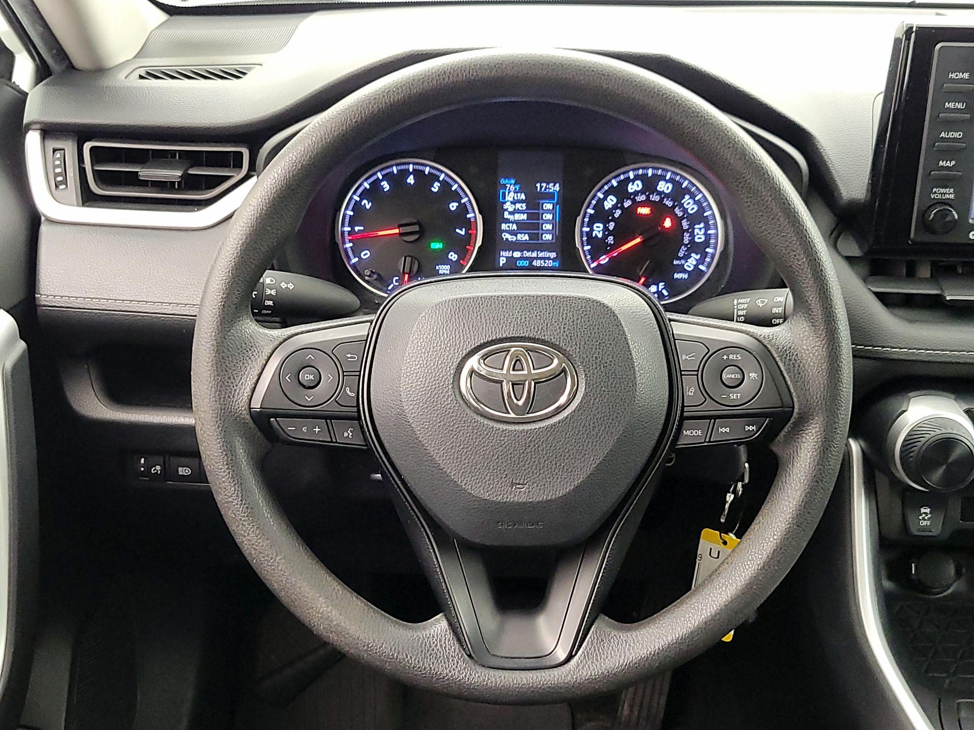 Thumbnail: 2021 Toyota RAV4 - 10