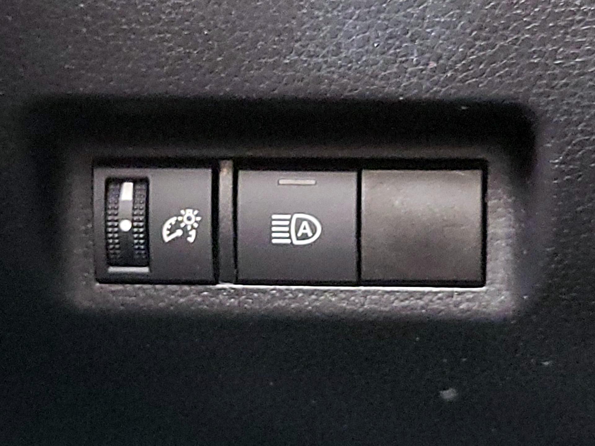 Thumbnail: 2021 Toyota RAV4 - 13