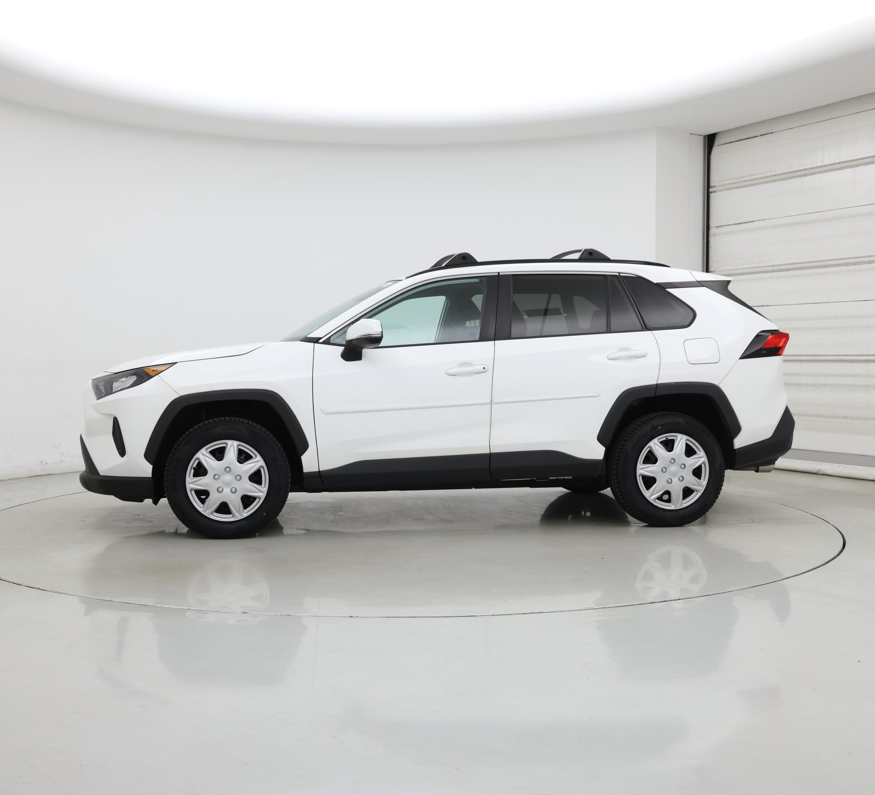 Thumbnail: 2021 Toyota RAV4 - 3