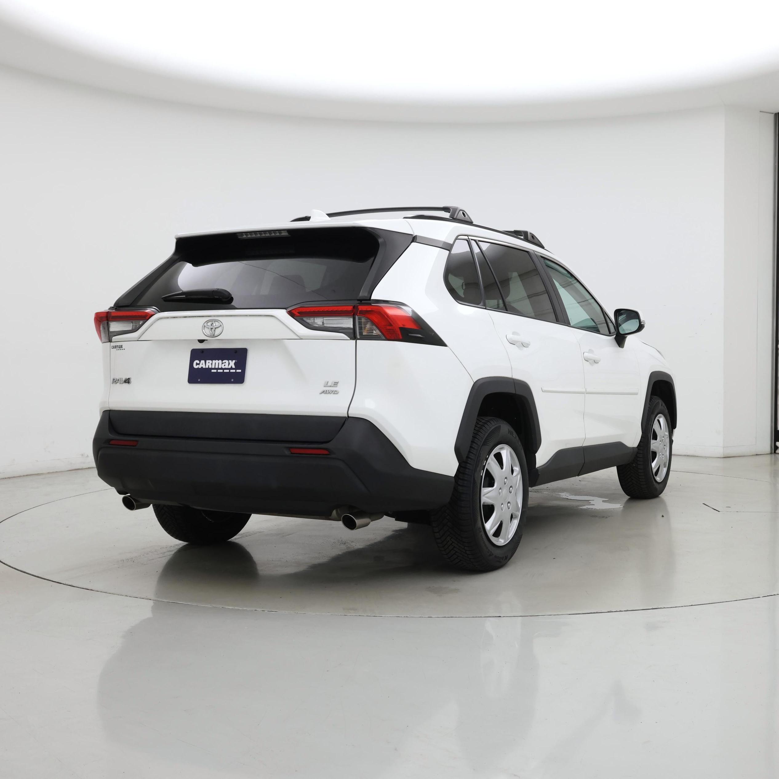 Thumbnail: 2021 Toyota RAV4 - 8