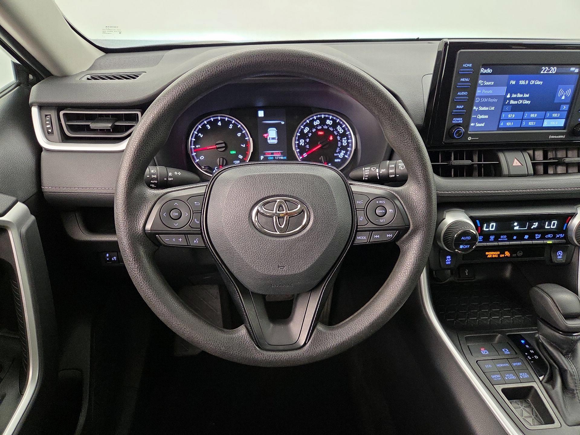 Thumbnail: 2021 Toyota RAV4 - 10