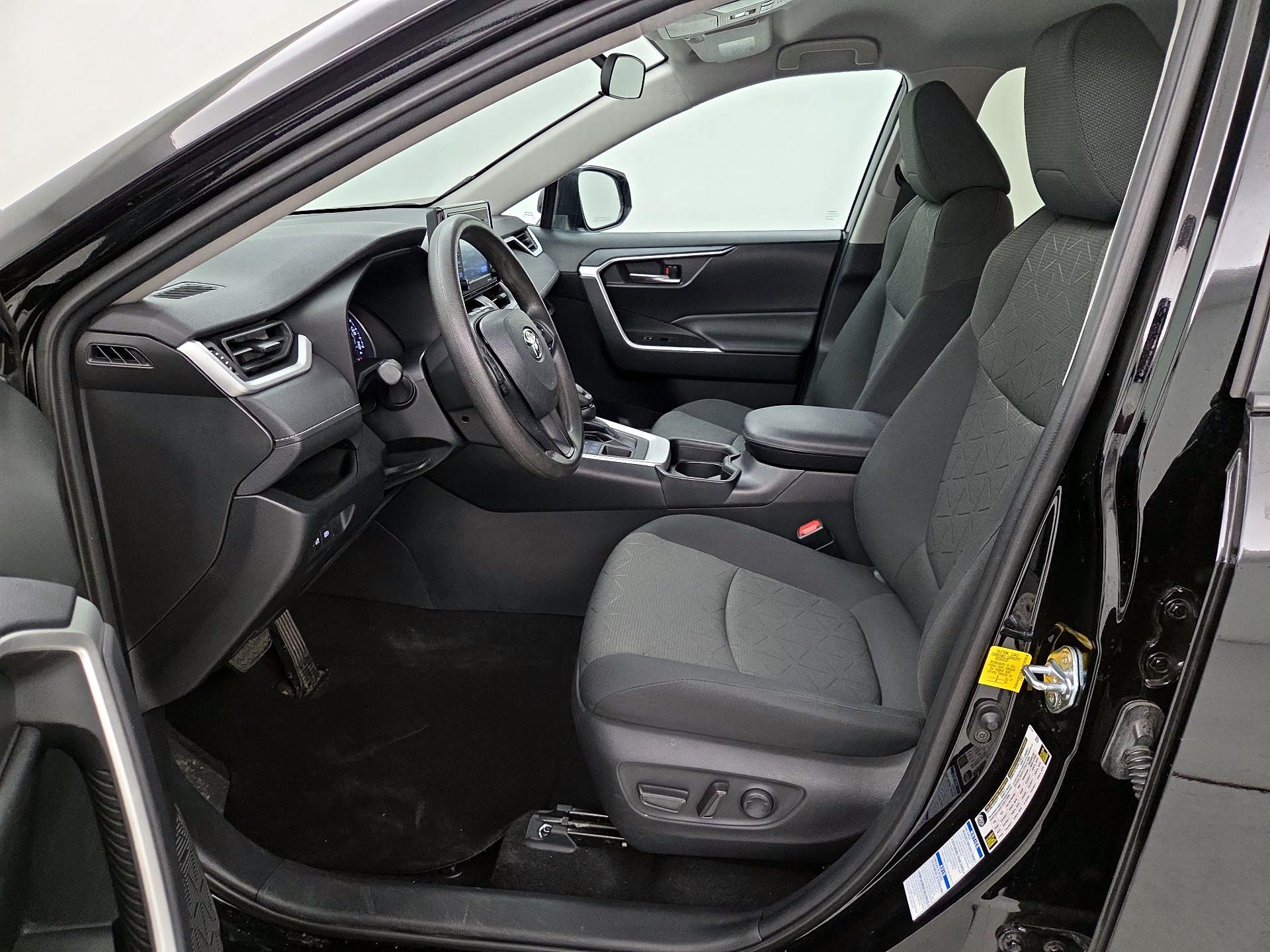 Thumbnail: 2021 Toyota RAV4 - 11