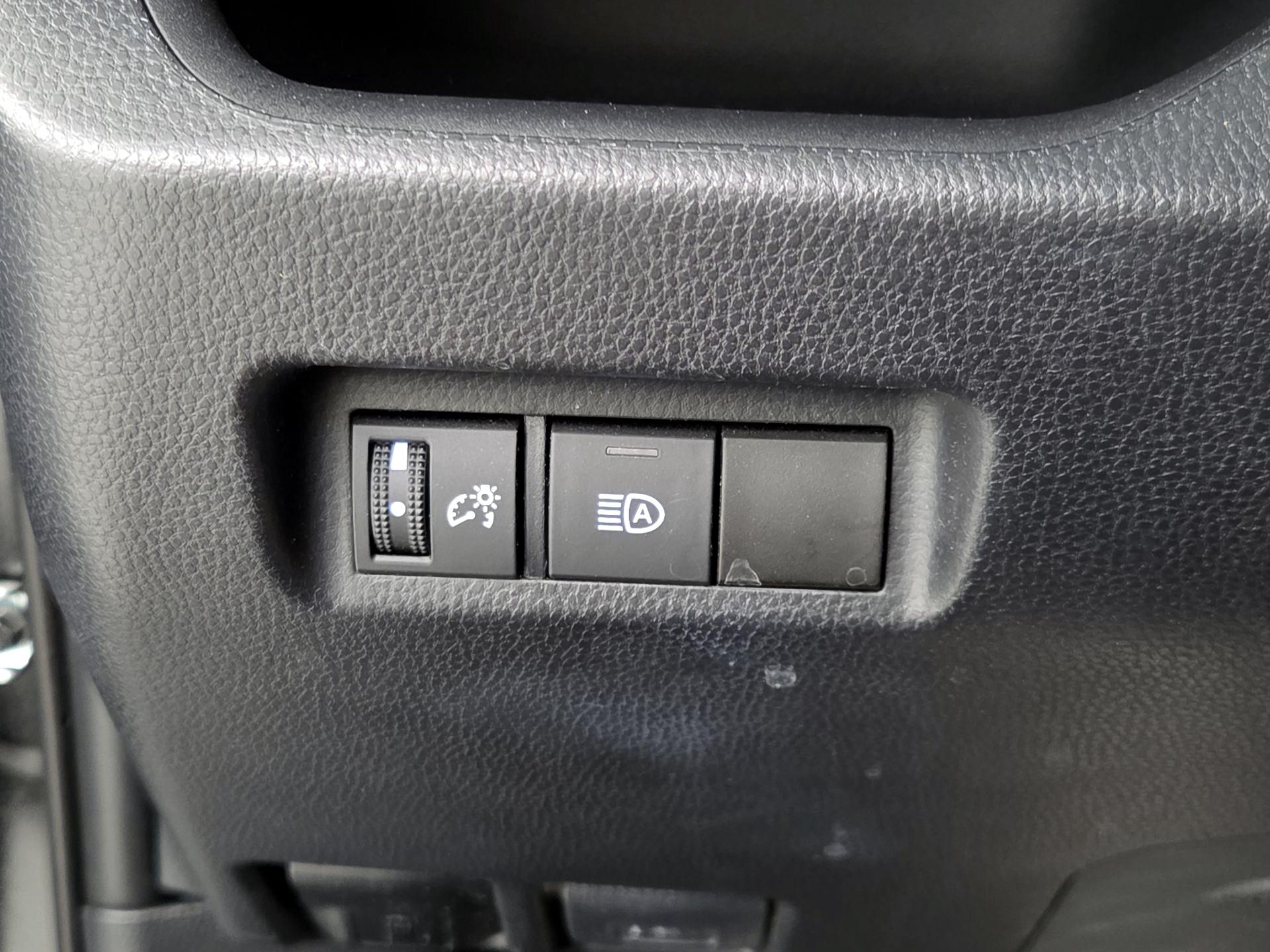 Thumbnail: 2021 Toyota RAV4 - 13