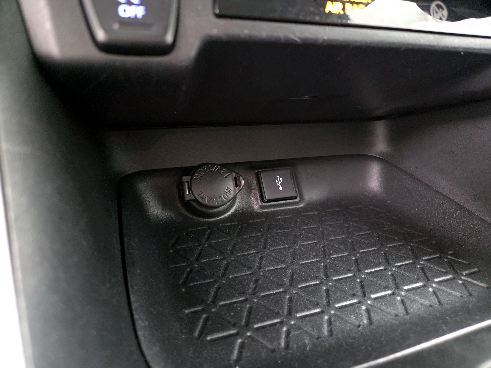 Thumbnail: 2021 Toyota RAV4 - 18