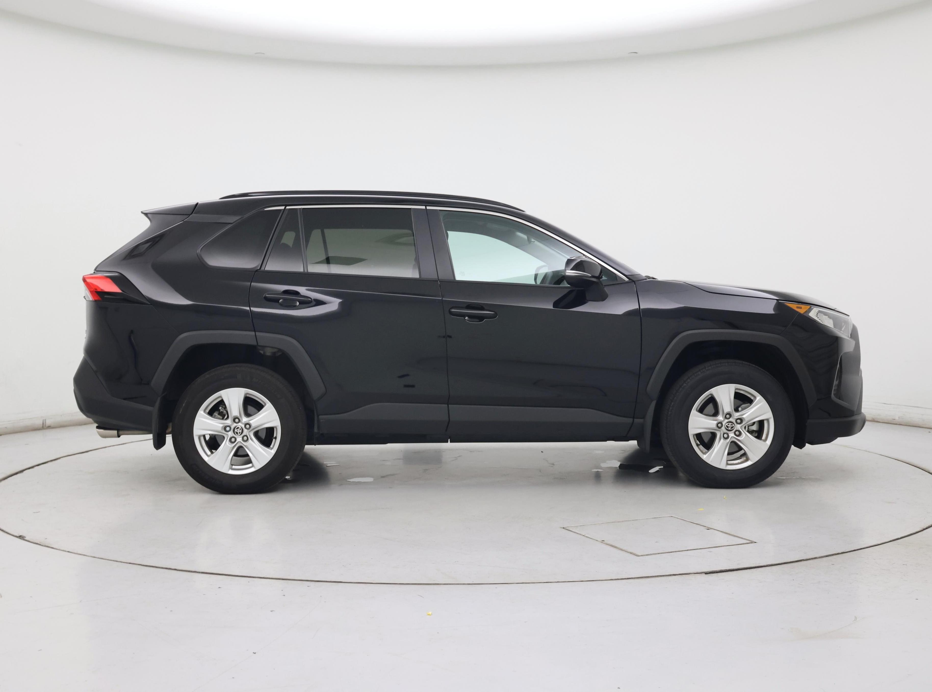 Thumbnail: 2021 Toyota RAV4 - 7
