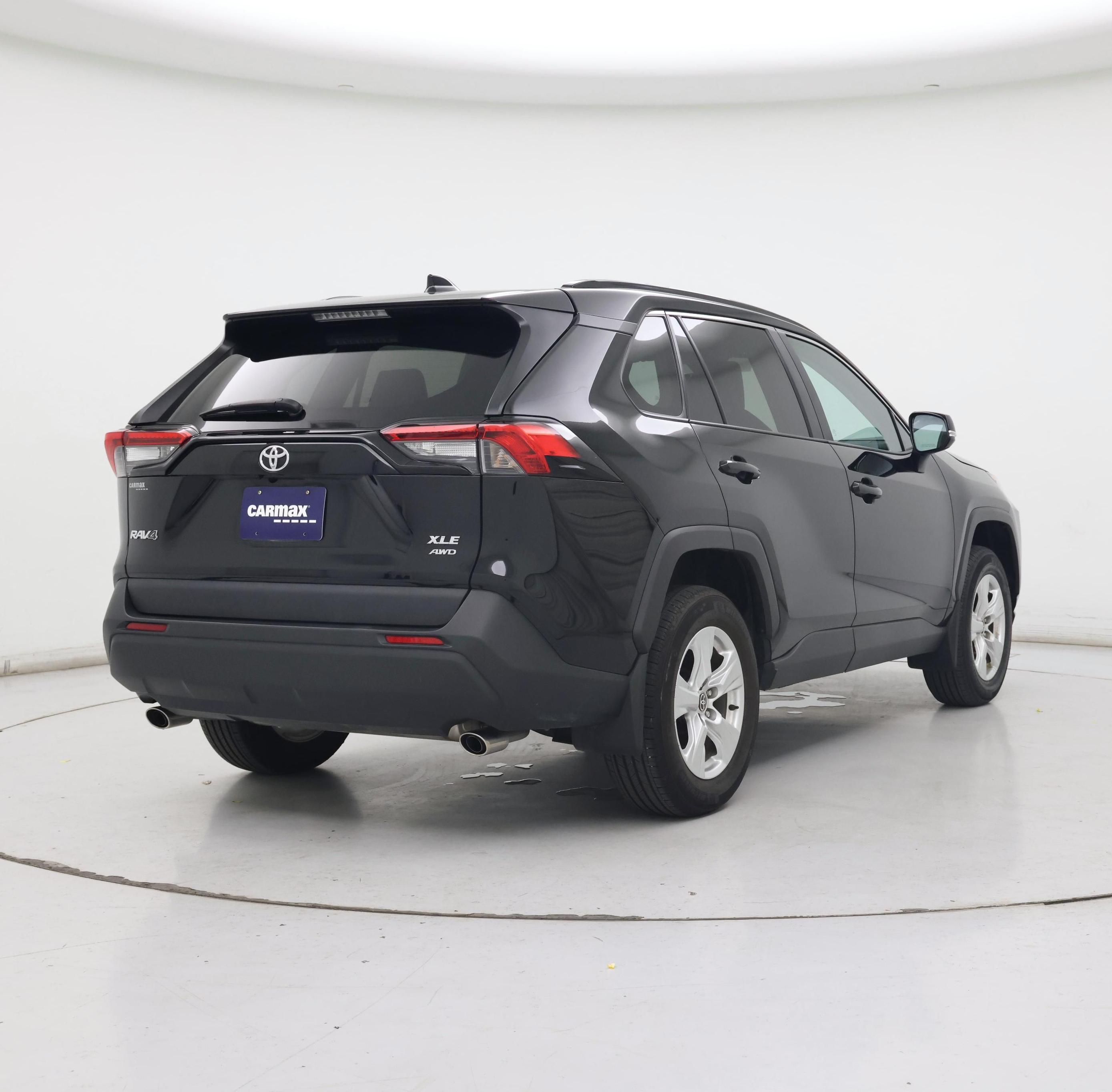 Thumbnail: 2021 Toyota RAV4 - 8