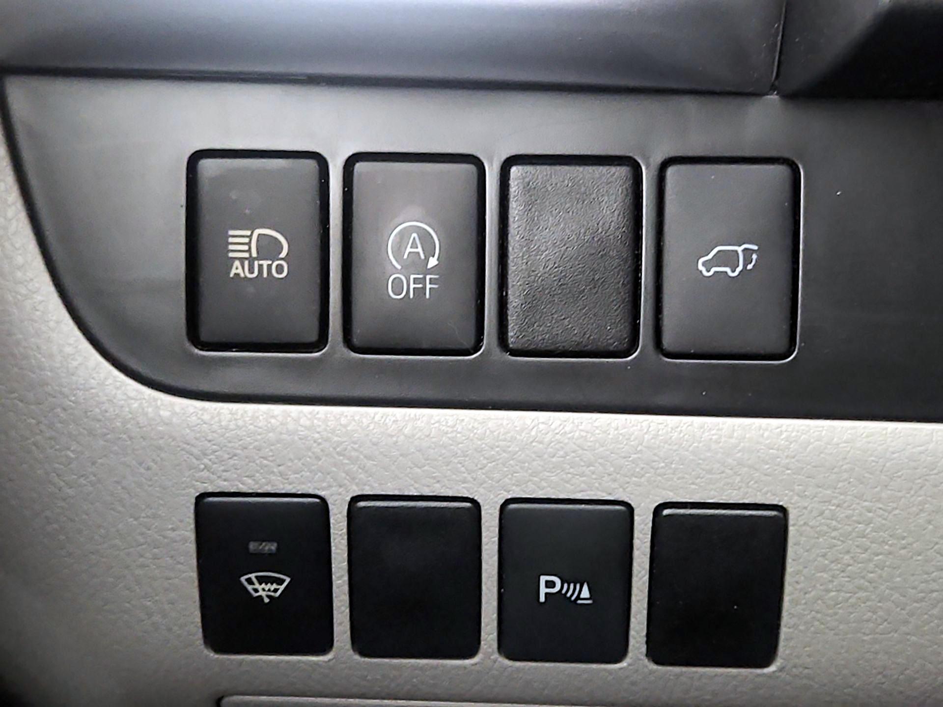 Thumbnail: 2018 Toyota Highlander - 13
