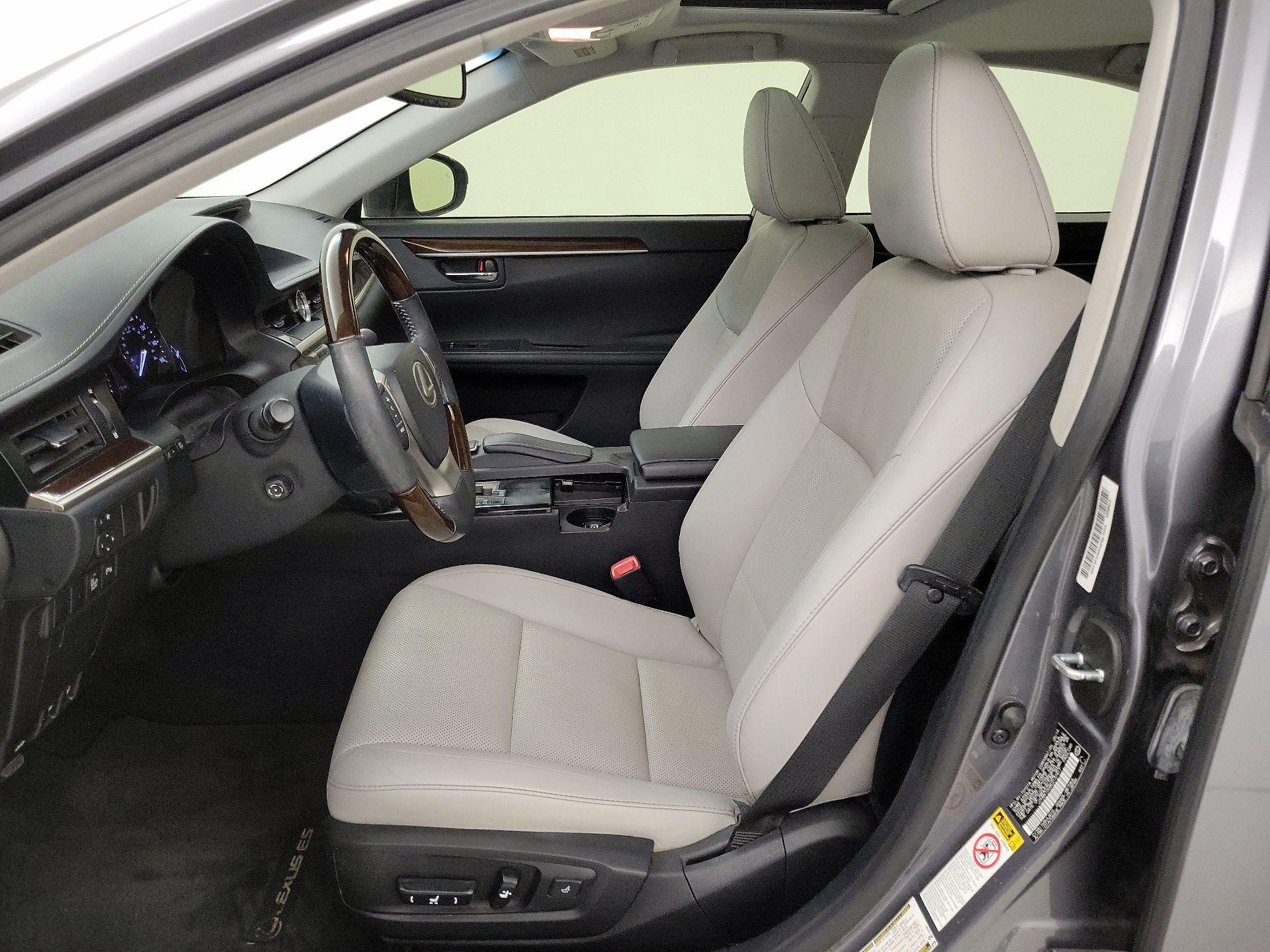 Thumbnail: 2014 Lexus ES - 11