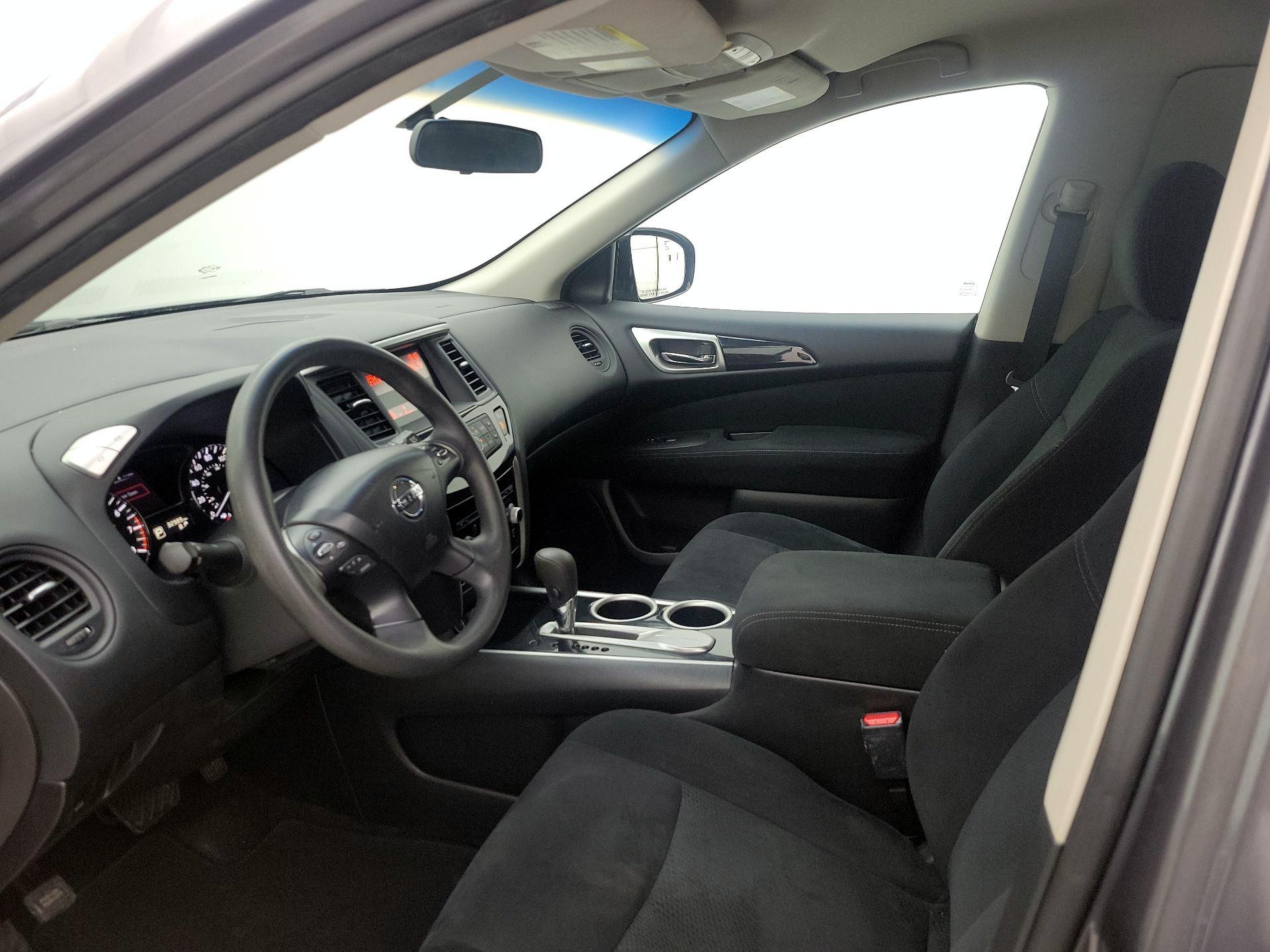 Thumbnail: 2015 Nissan Pathfinder - 11