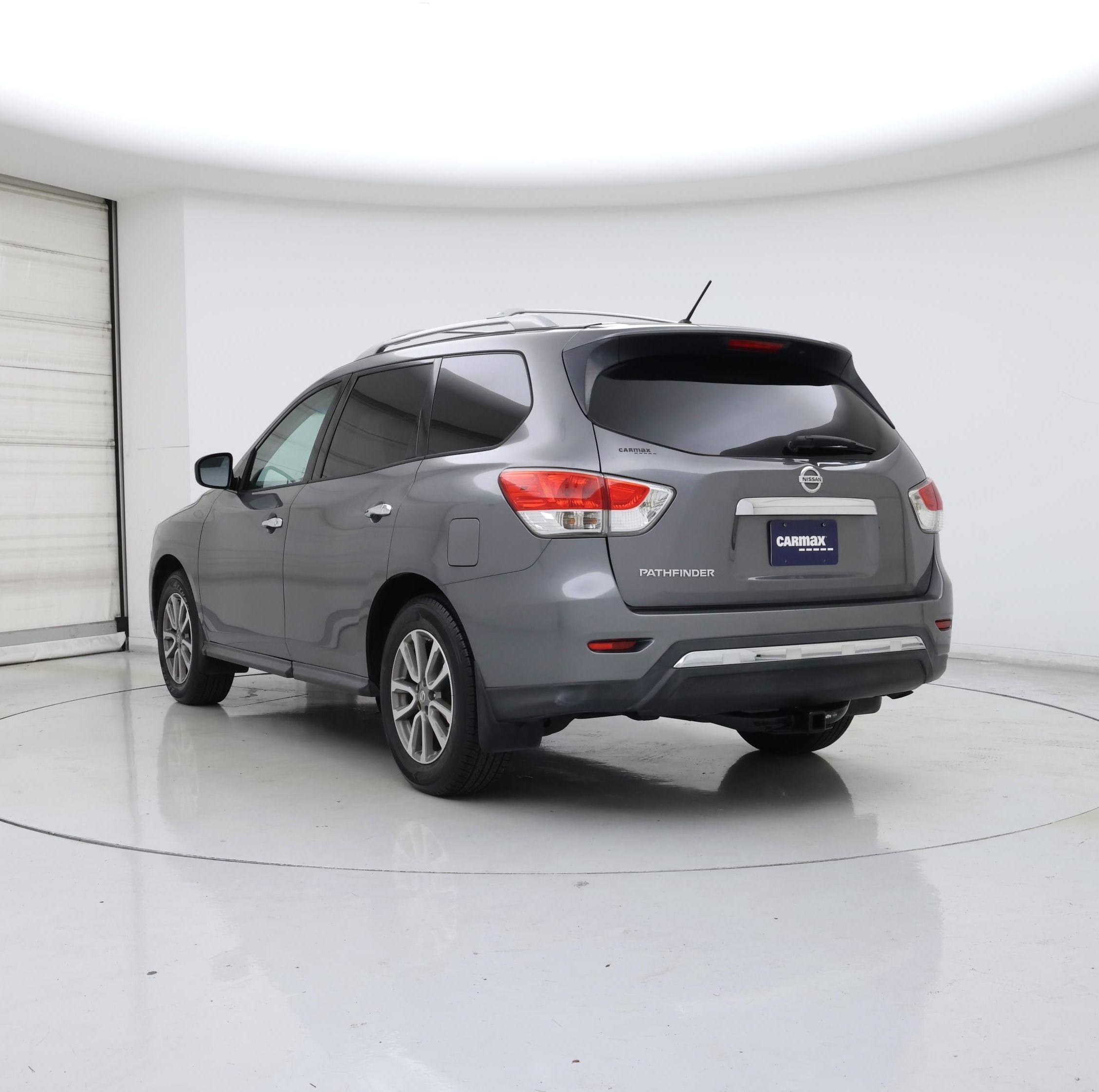 Thumbnail: 2015 Nissan Pathfinder - 2