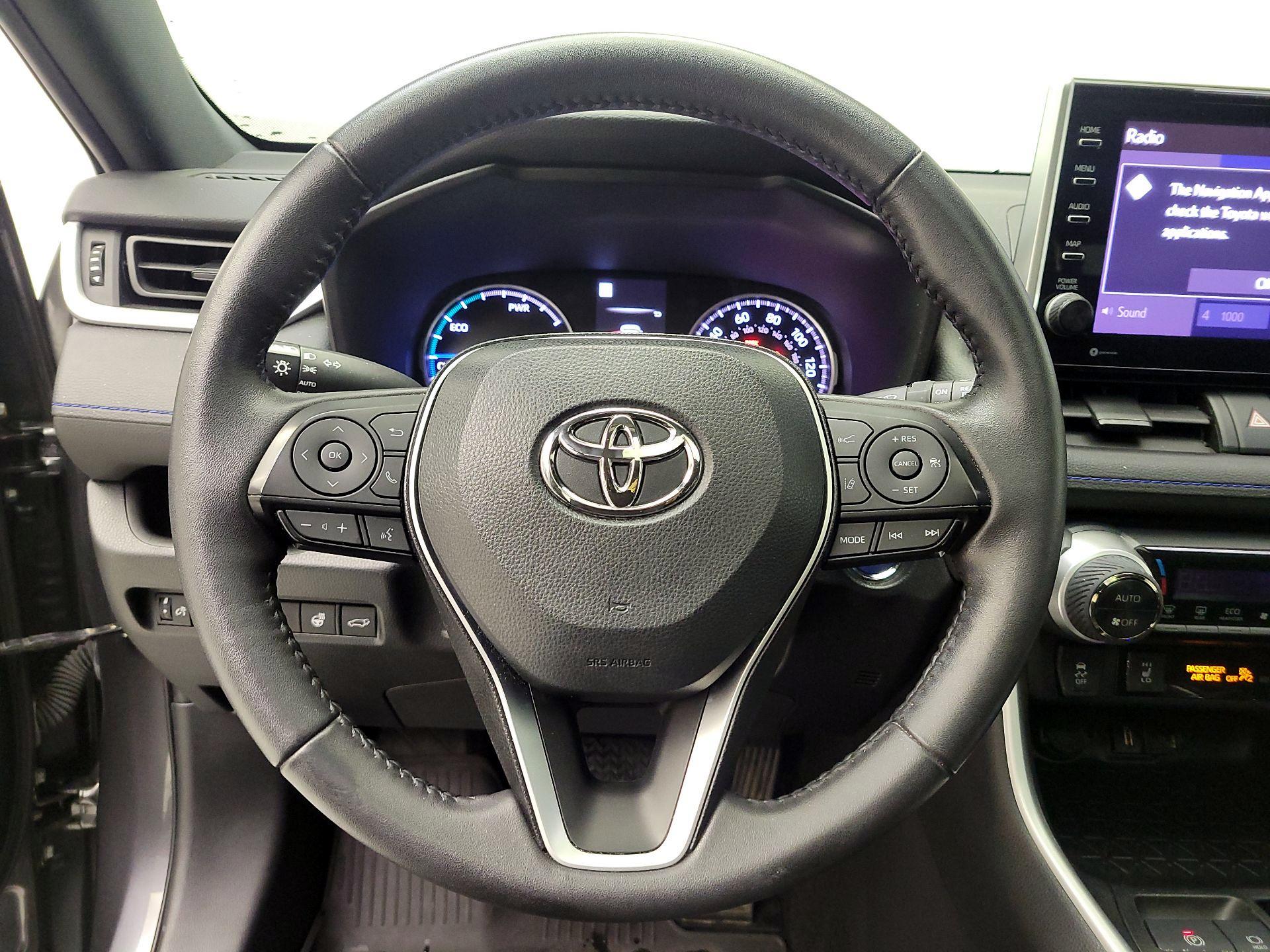 Thumbnail: 2022 Toyota RAV4 - 10