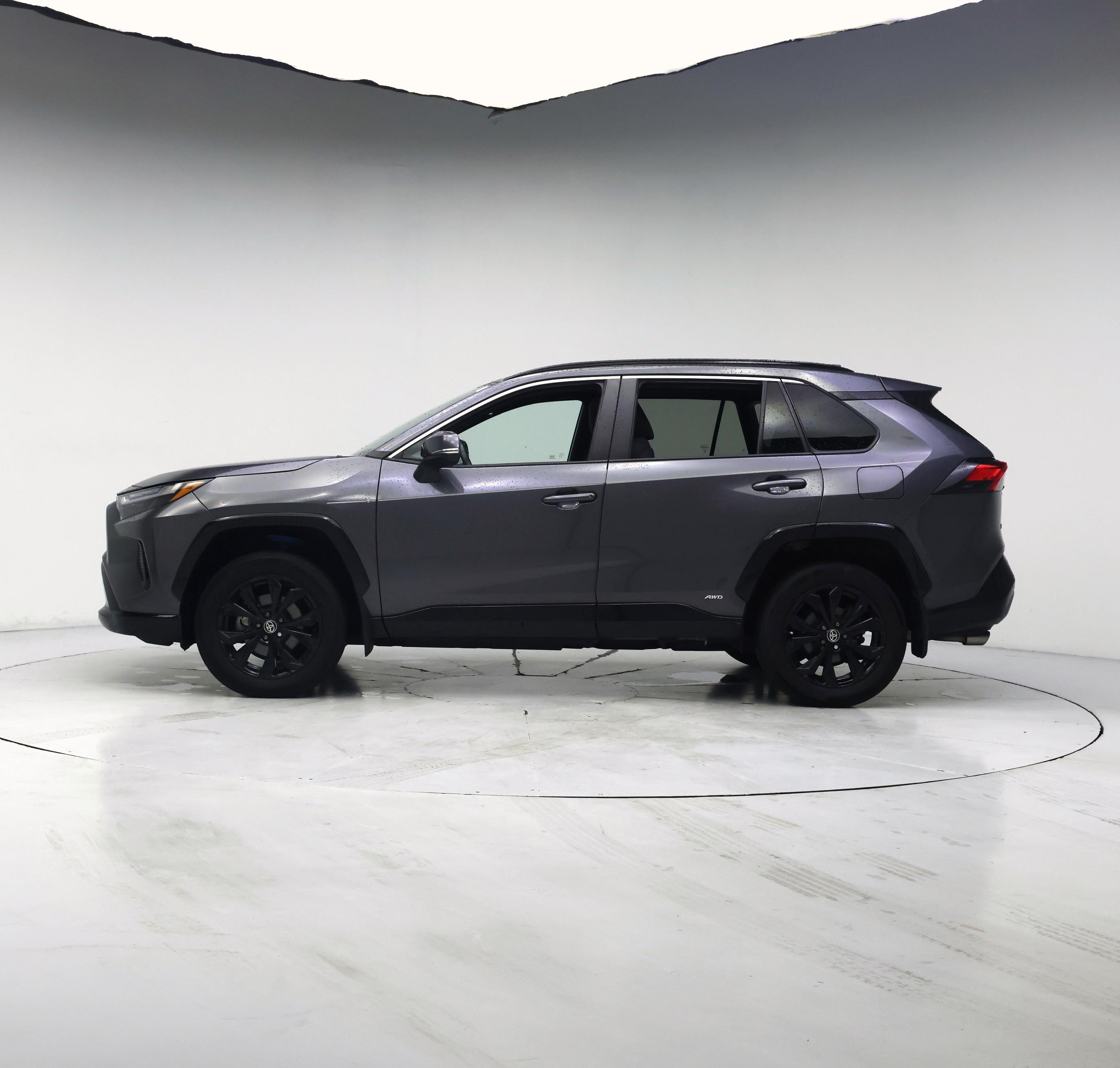 Thumbnail: 2022 Toyota RAV4 - 3