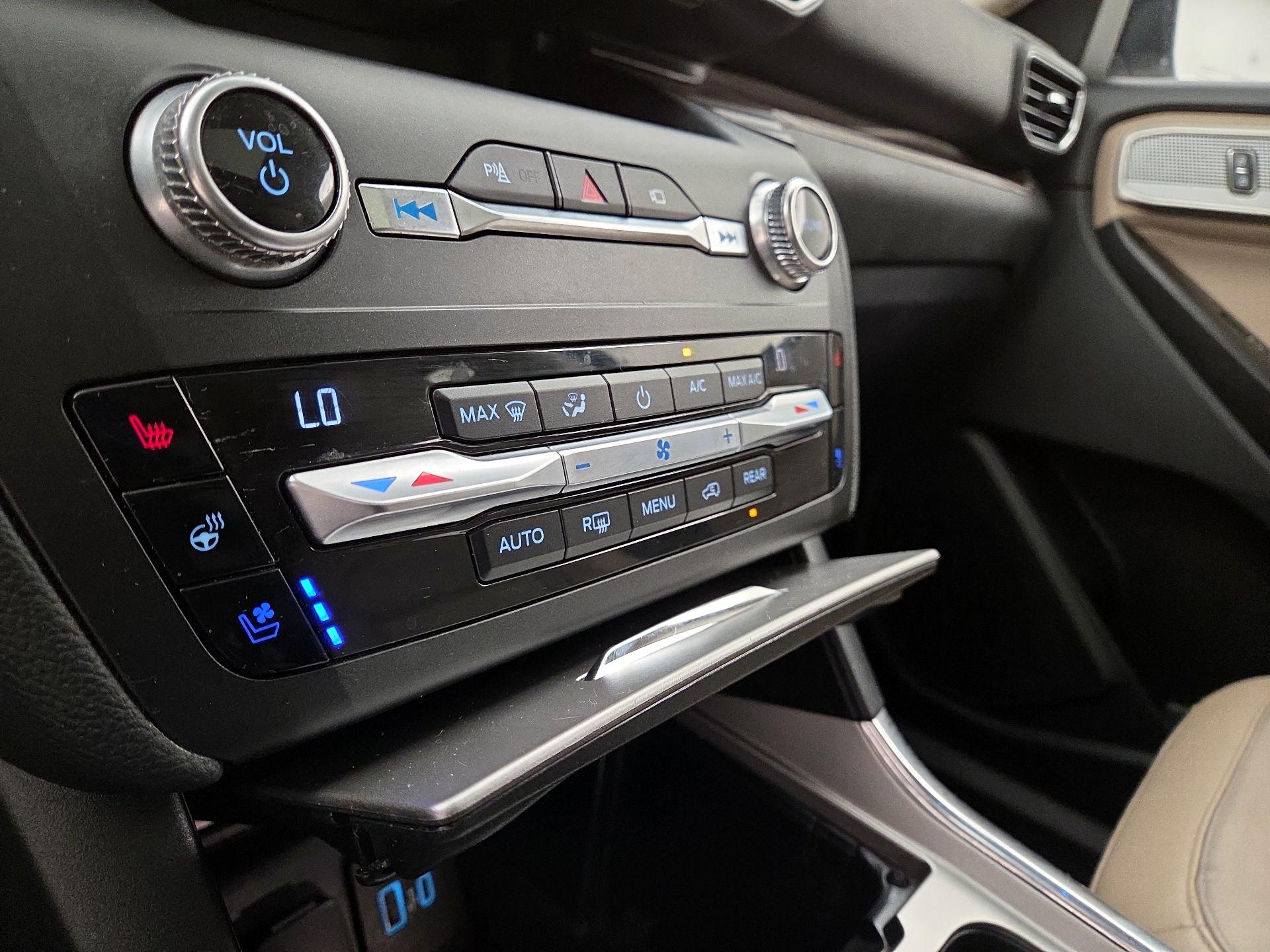 Thumbnail: 2020 Ford Explorer - 17