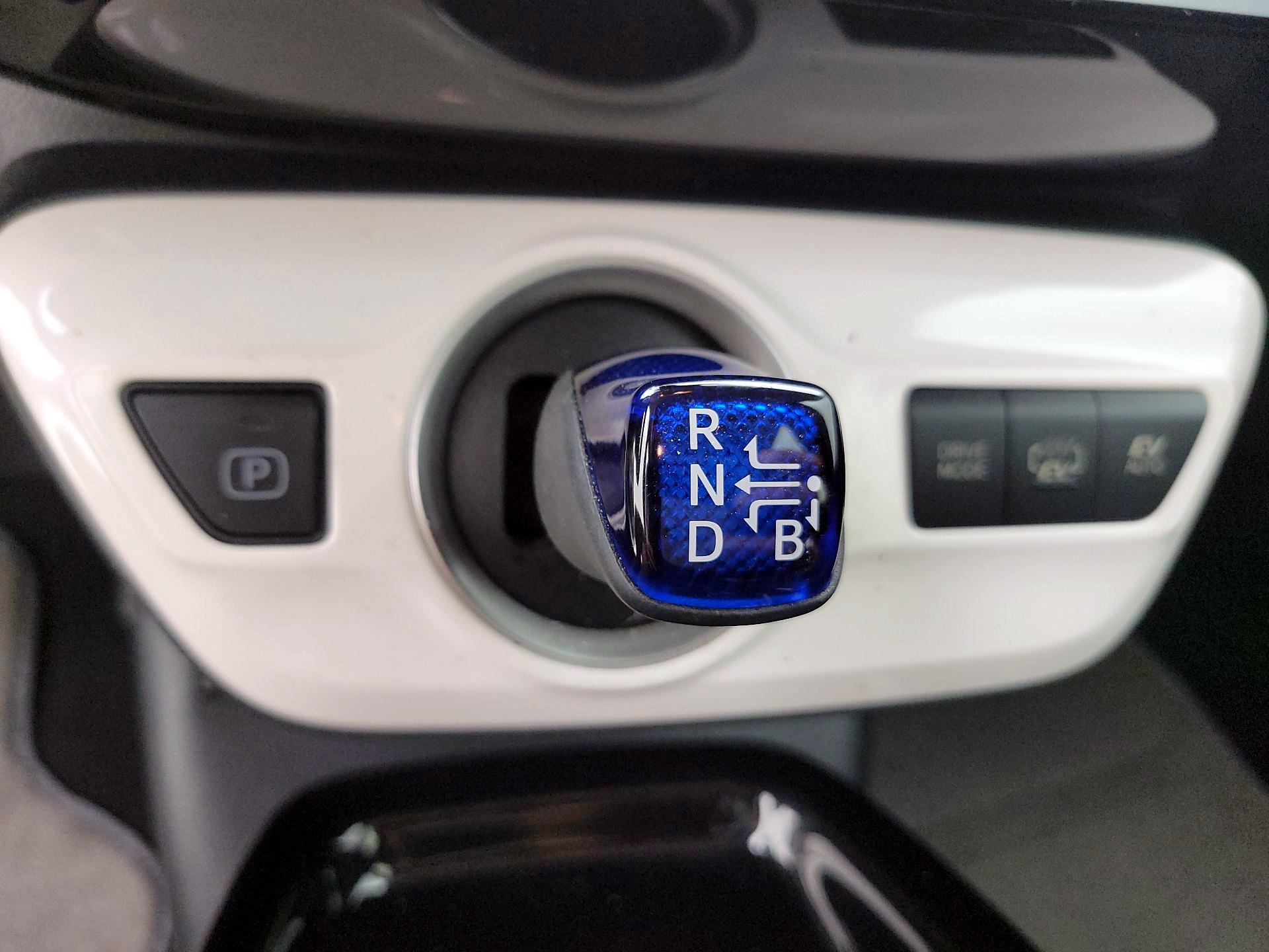 Thumbnail: 2019 Toyota Prius Prime - 17