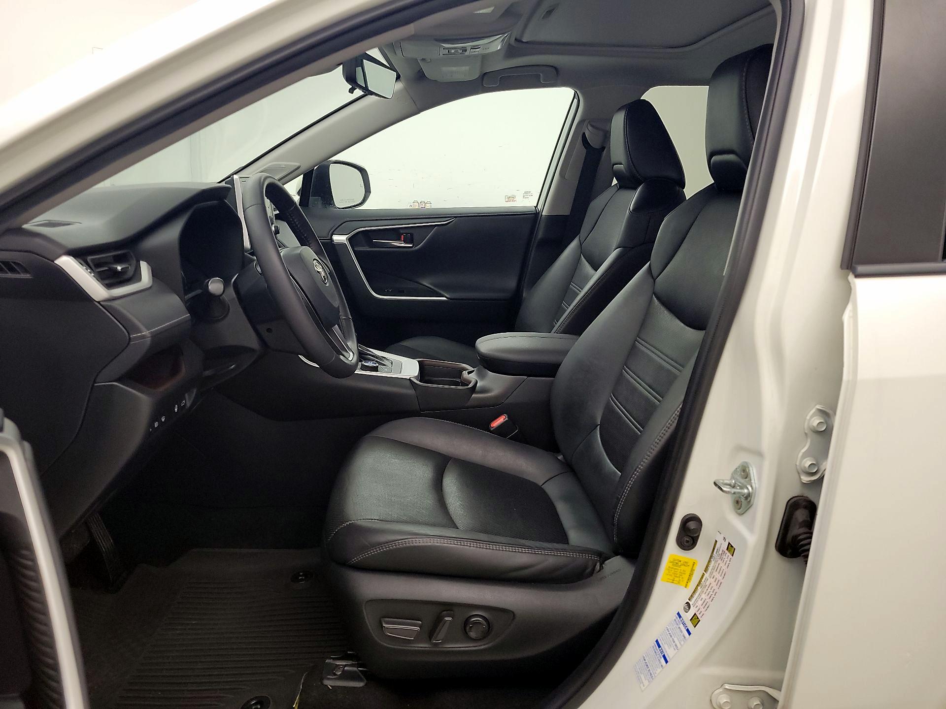 Thumbnail: 2021 Toyota RAV4 - 11