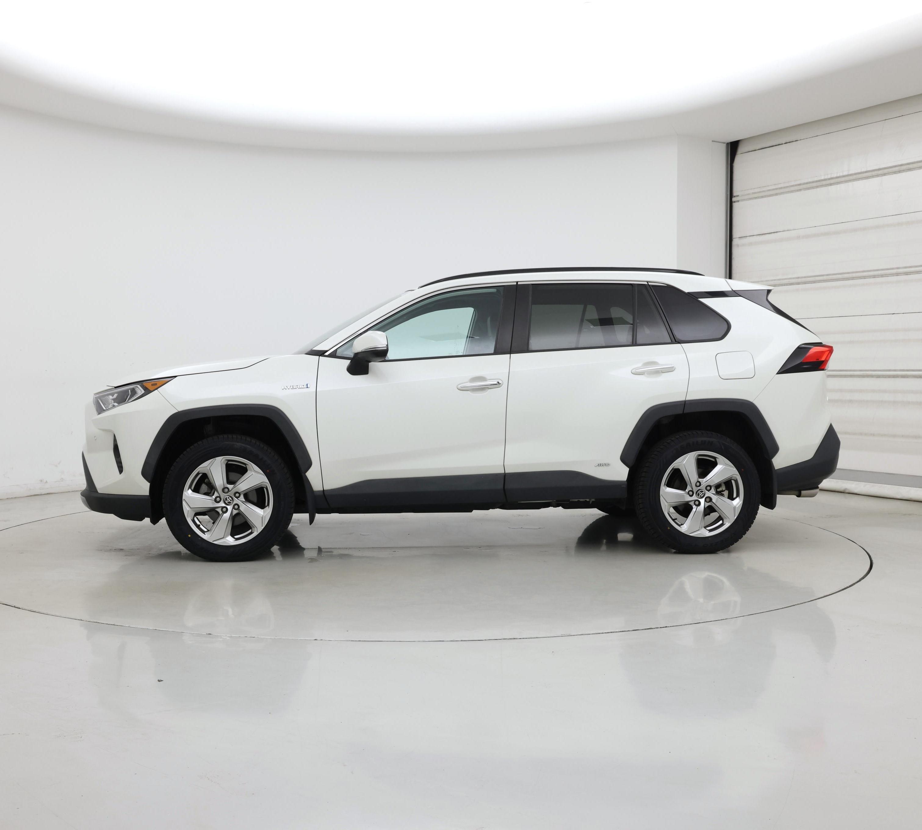 Thumbnail: 2021 Toyota RAV4 - 3