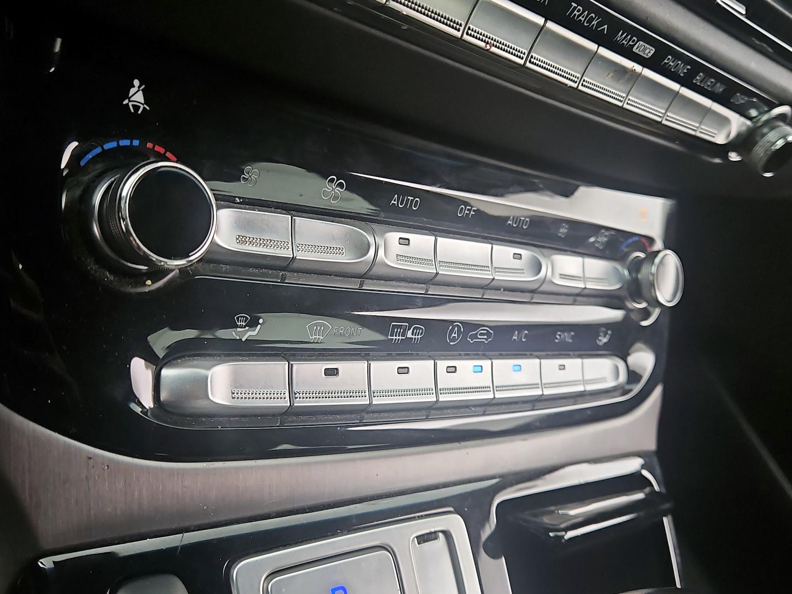 2017 GENESIS G90 Premium - Photo 17