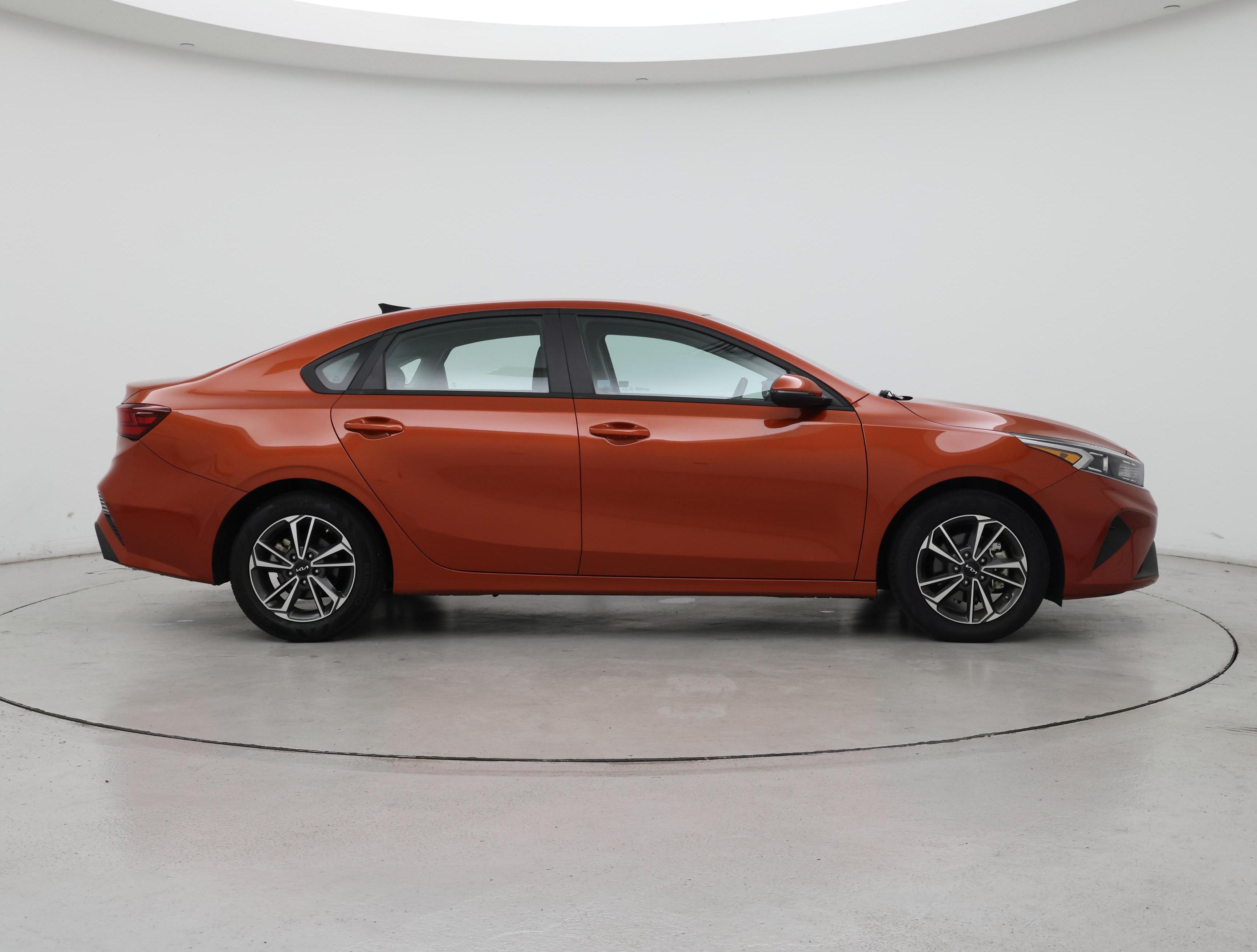 Thumbnail: 2023 Kia Forte - 7