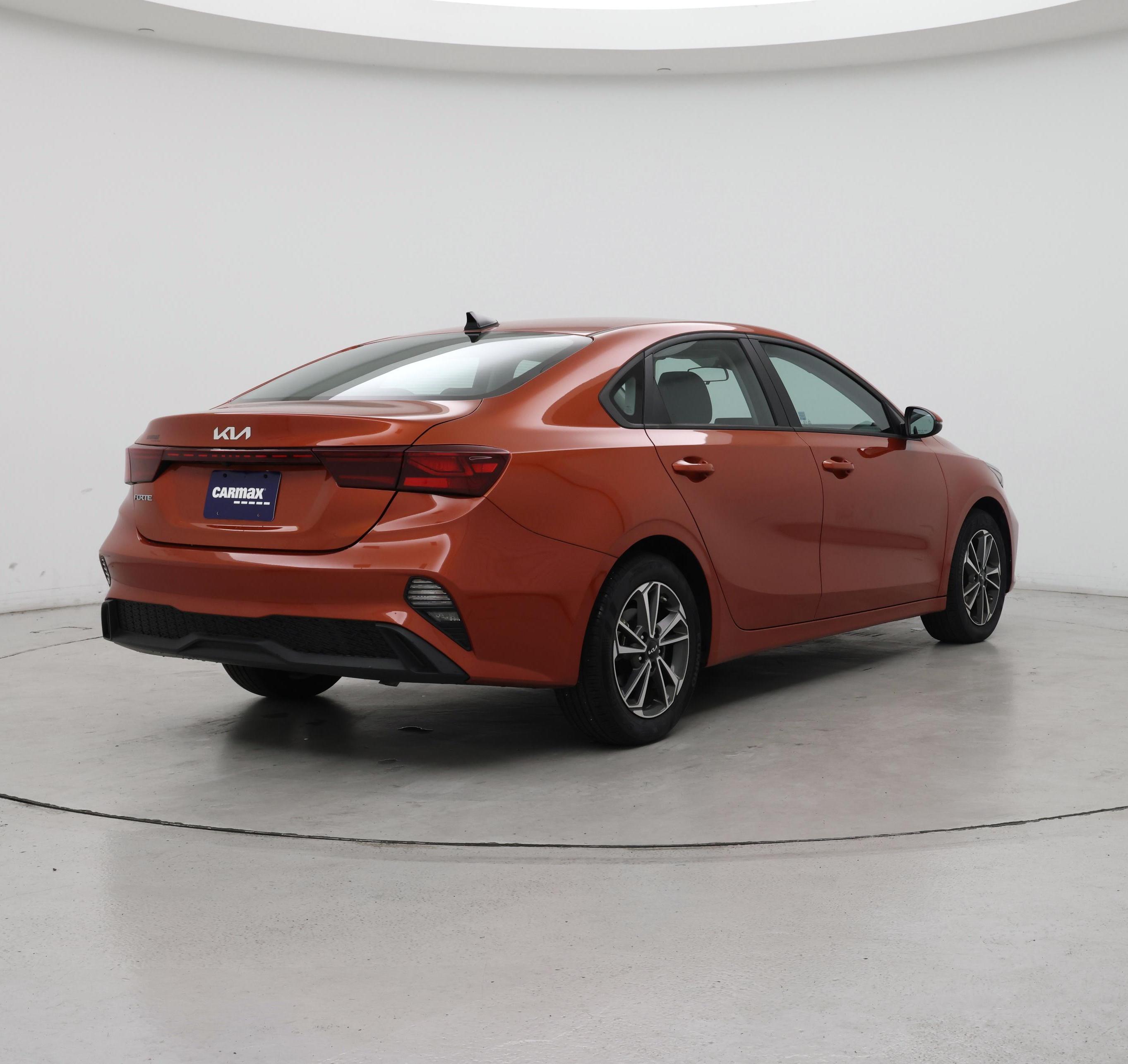 Thumbnail: 2023 Kia Forte - 8