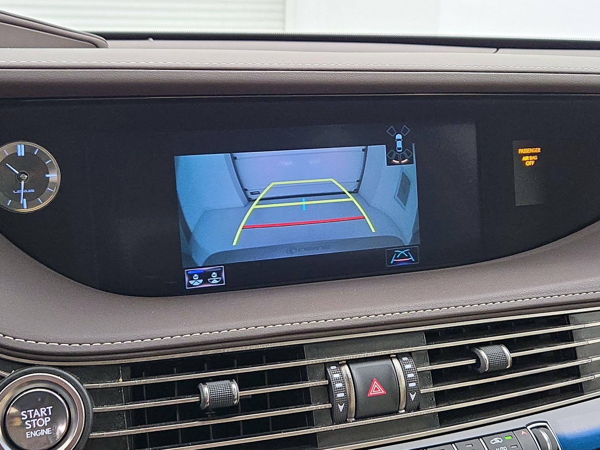Thumbnail: 2019 Lexus LS - 15