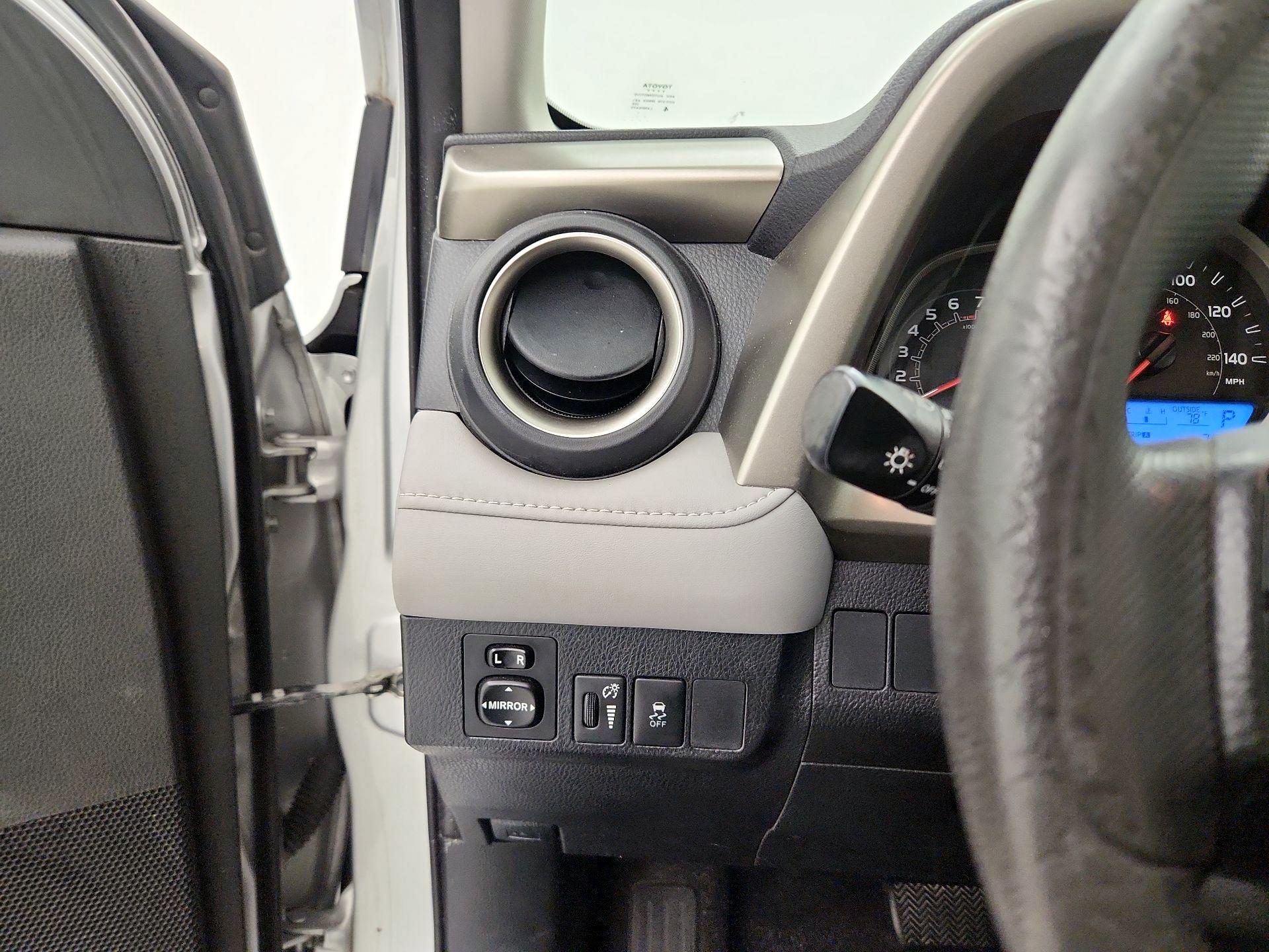 Thumbnail: 2014 Toyota RAV4 - 13