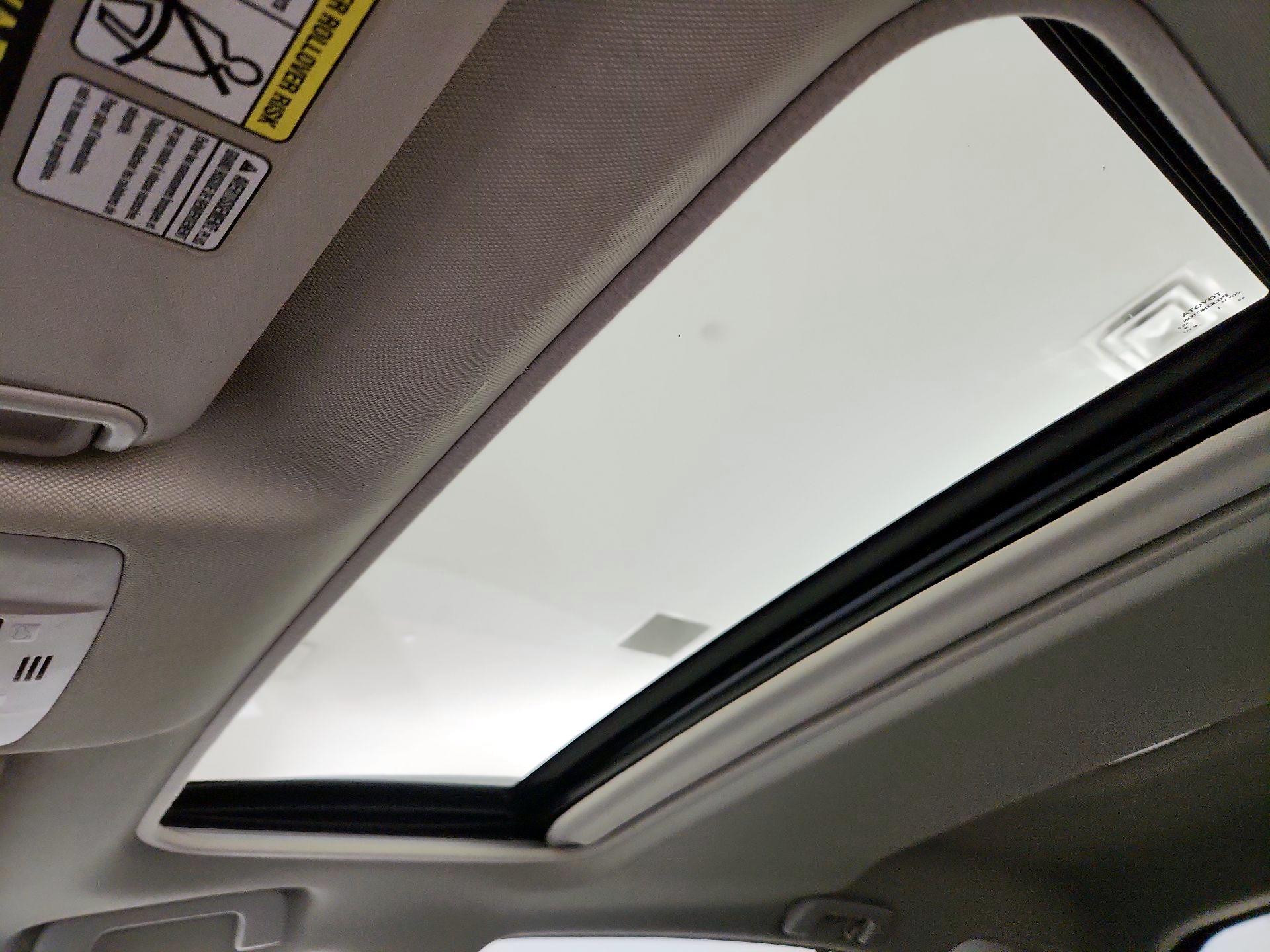 Thumbnail: 2014 Toyota RAV4 - 20
