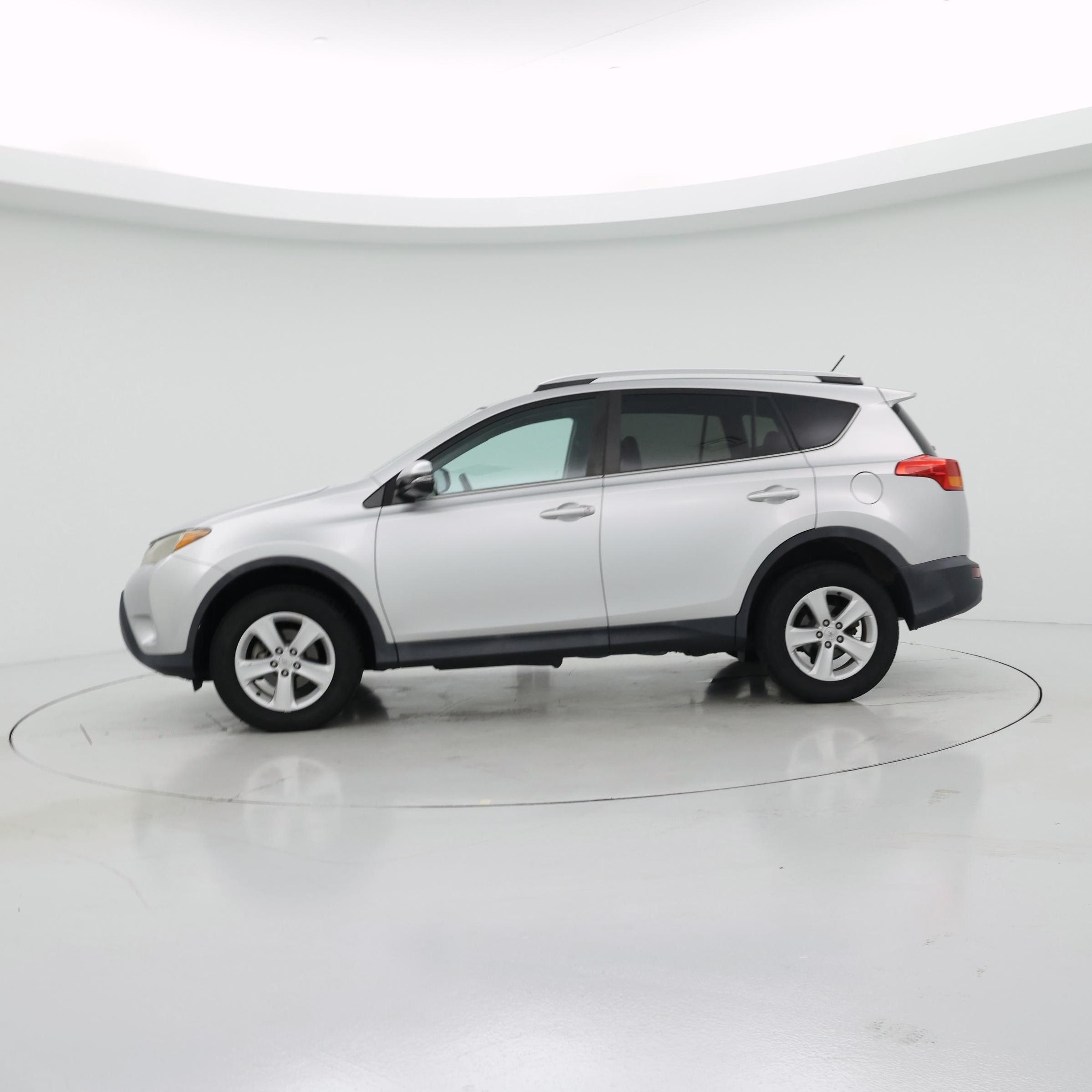 Thumbnail: 2014 Toyota RAV4 - 3