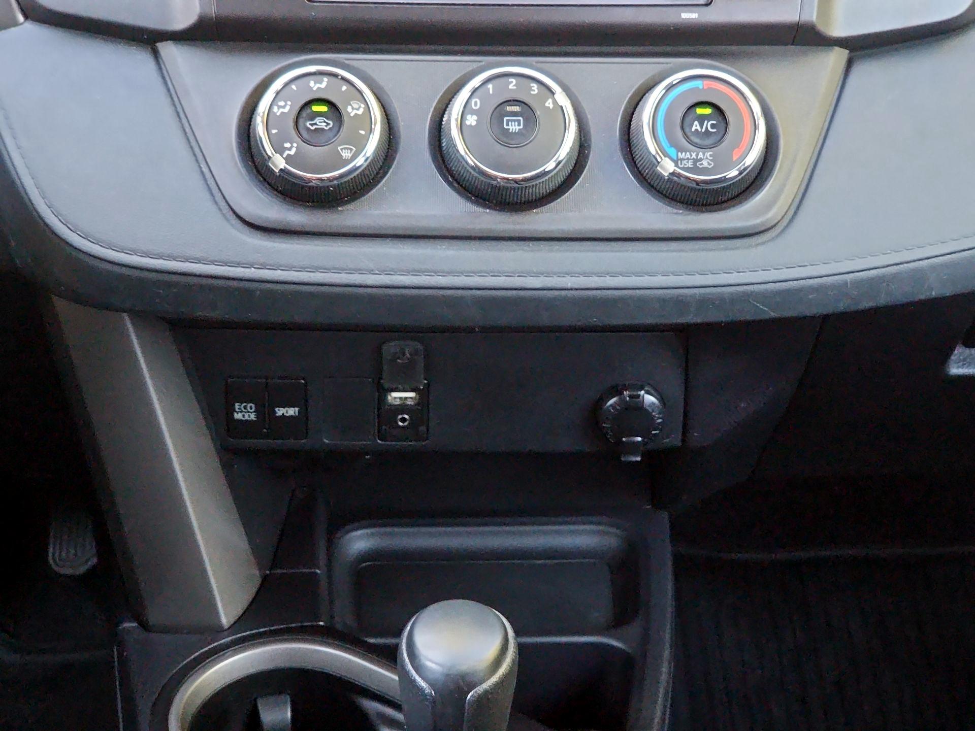 Thumbnail: 2018 Toyota RAV4 - 14