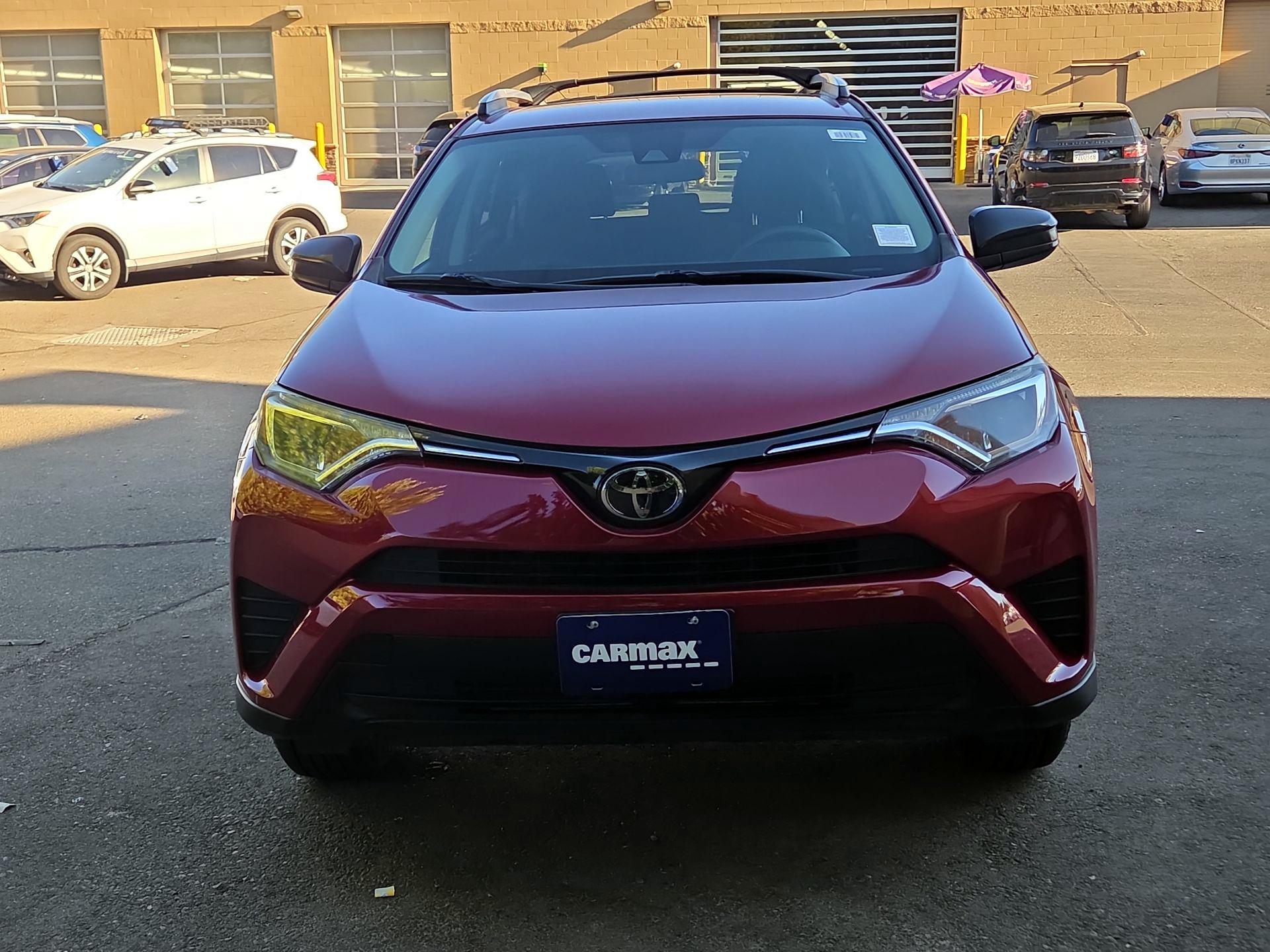 Thumbnail: 2018 Toyota RAV4 - 2