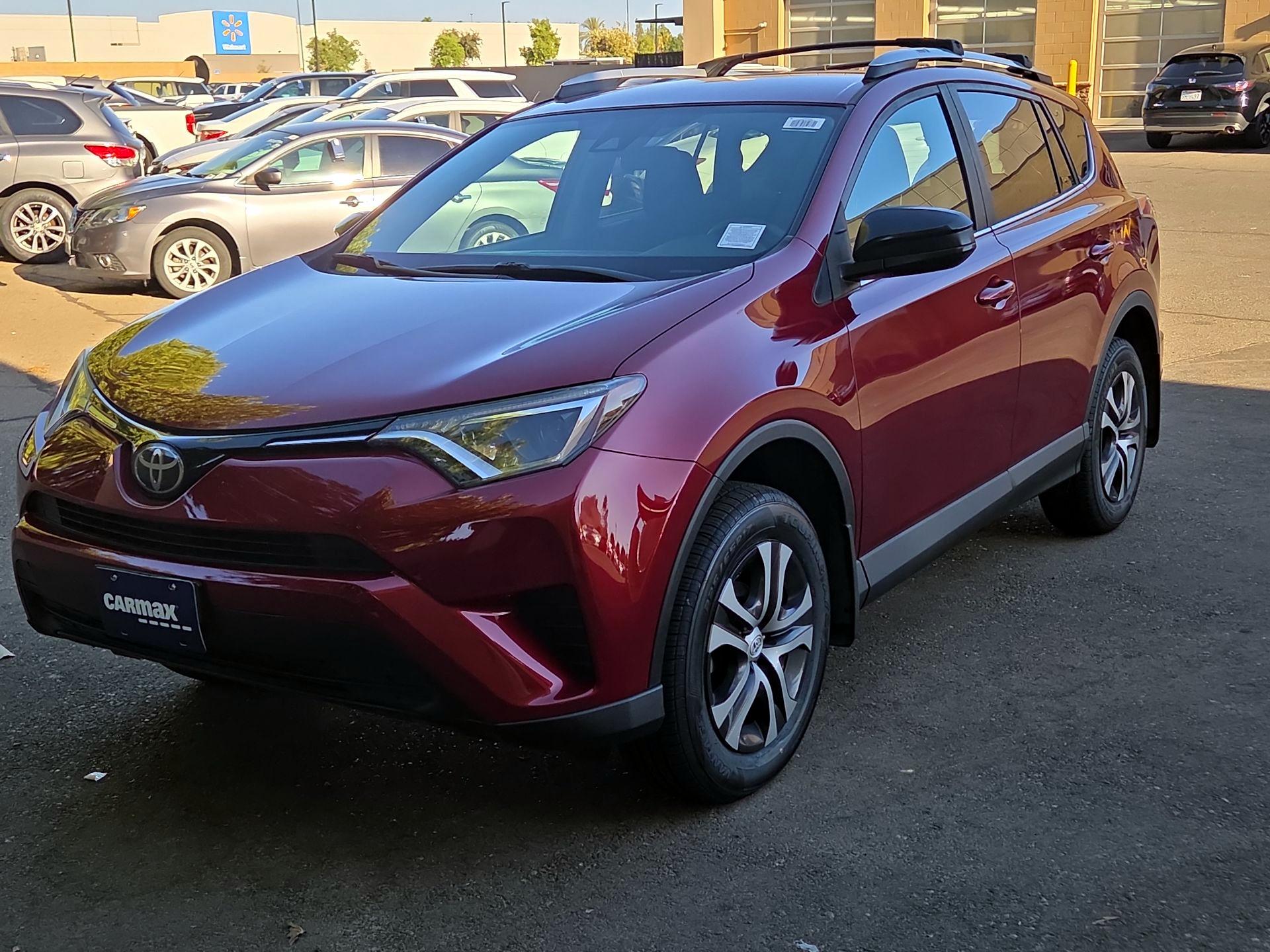 Thumbnail: 2018 Toyota RAV4 - 3
