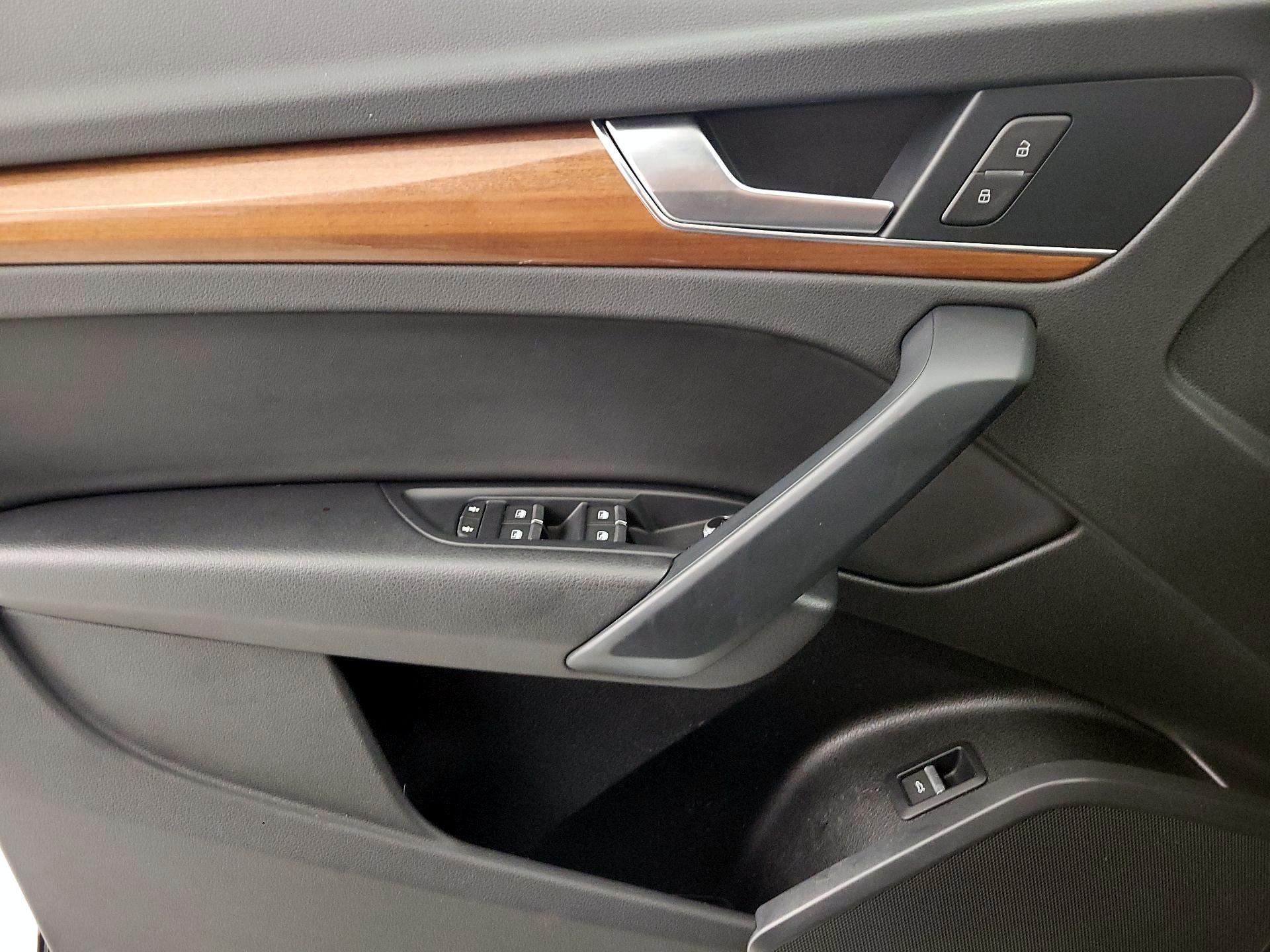 Thumbnail: 2021 Audi Q5 - 12