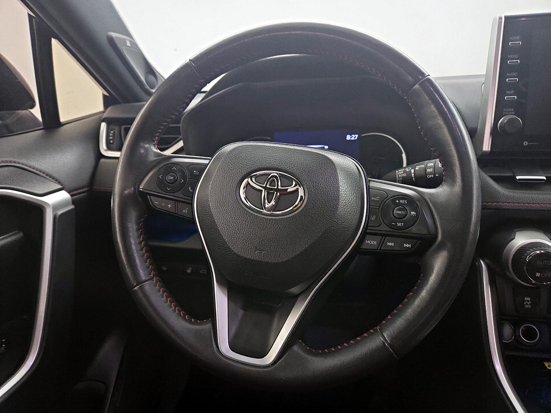 Thumbnail: 2022 Toyota RAV4 - 10