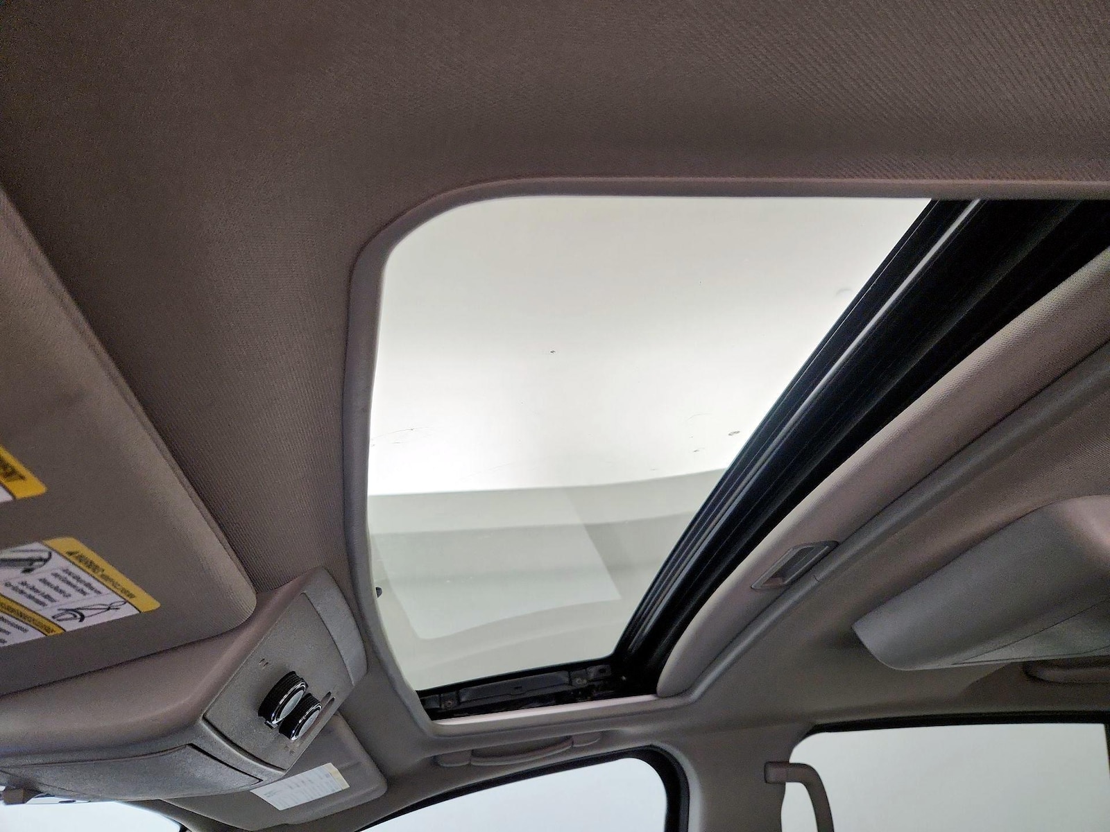 Sunroof(s) & Overhead Airbags