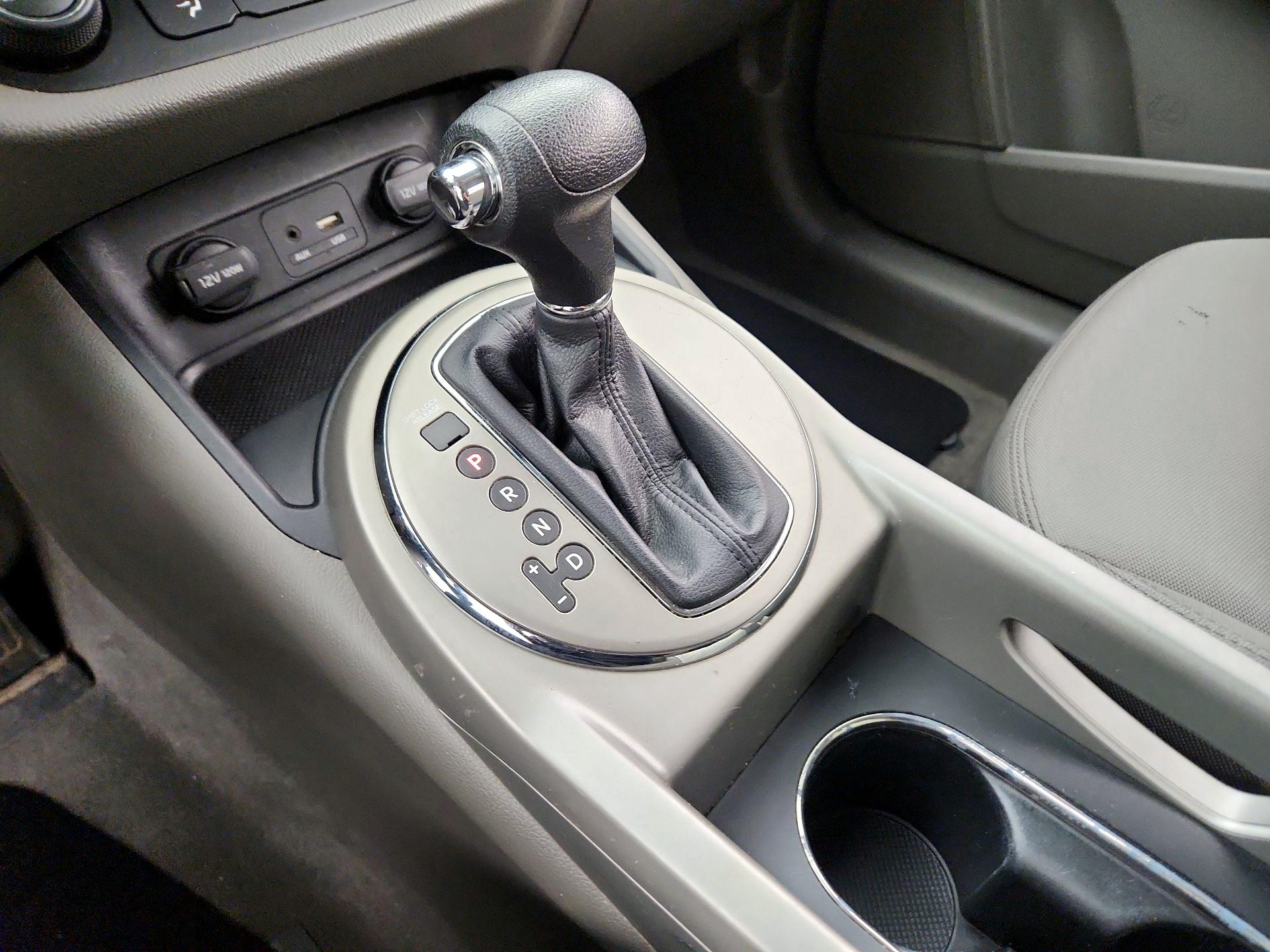 Thumbnail: 2015 Kia Sportage - 16