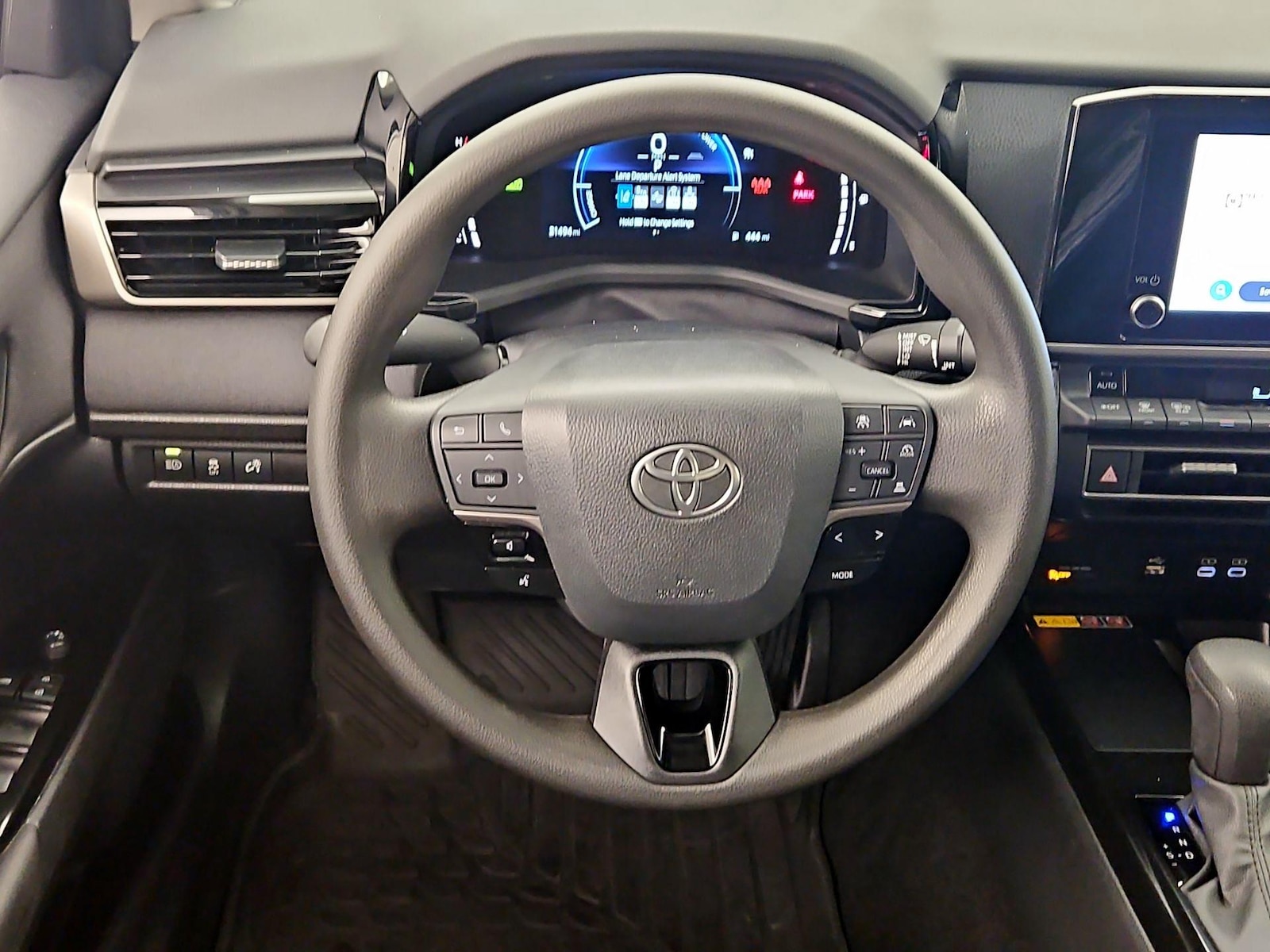 2025 Toyota Camry LE - Photo 11