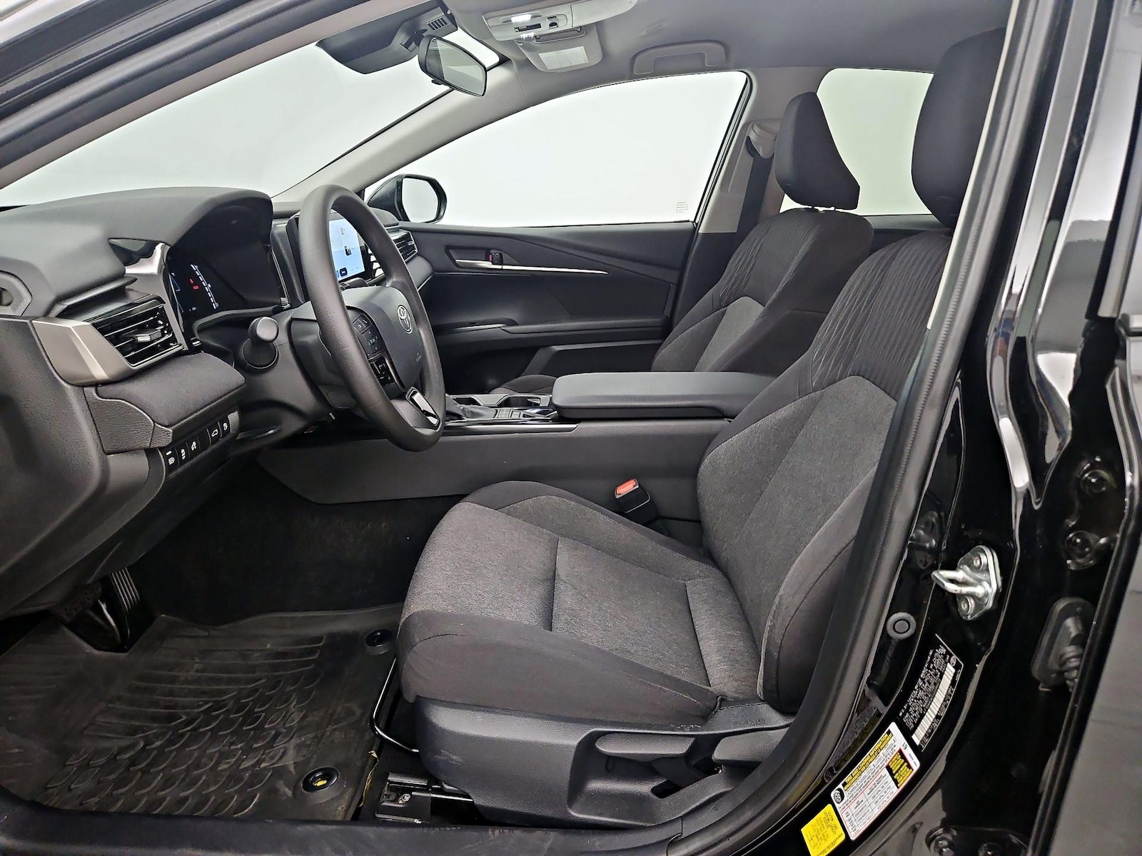 2025 Toyota Camry LE - Photo 12