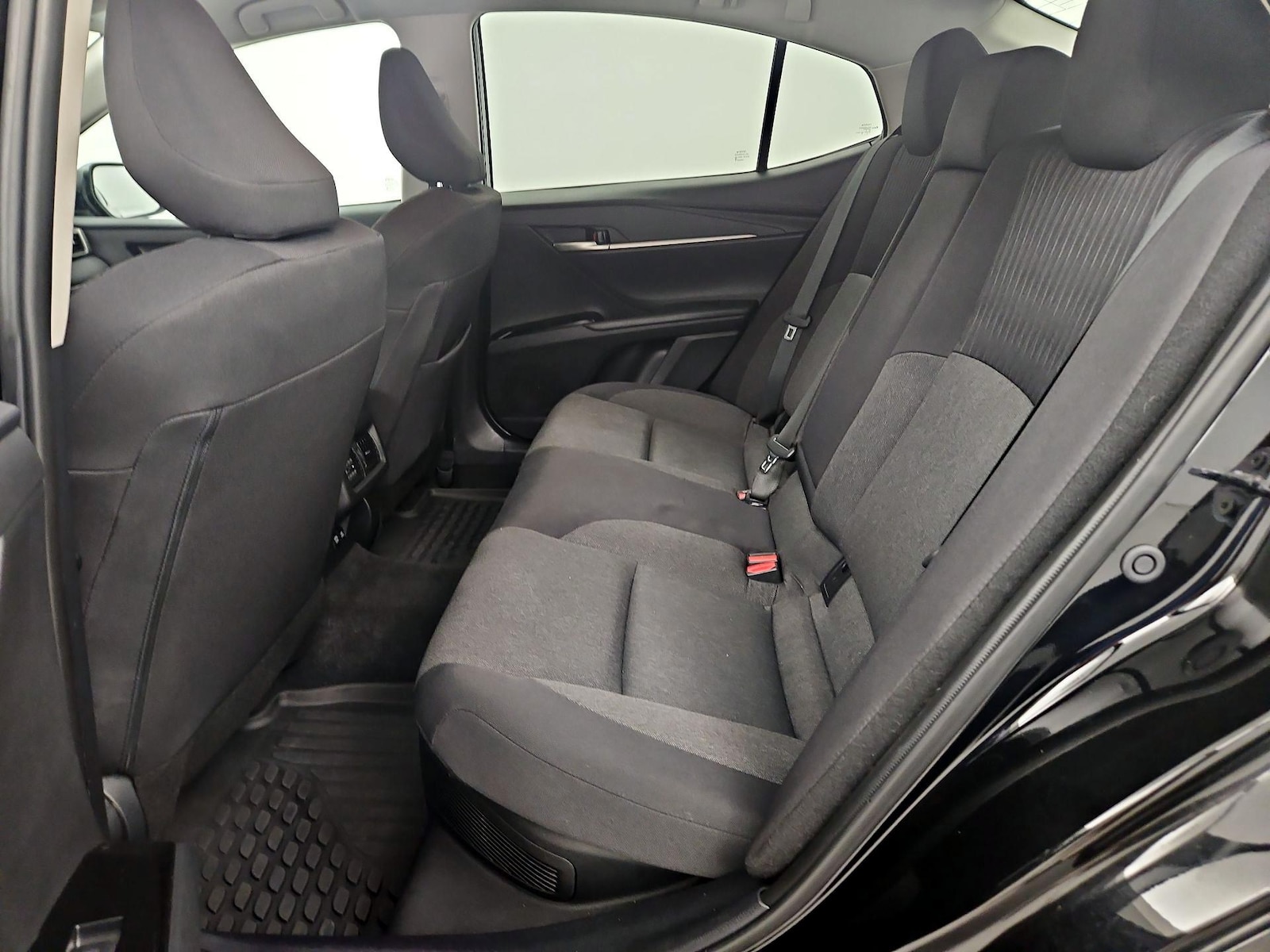 2025 Toyota Camry LE - Photo 20