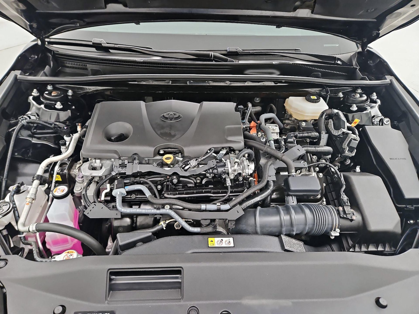 2025 Toyota Camry LE - Photo 22