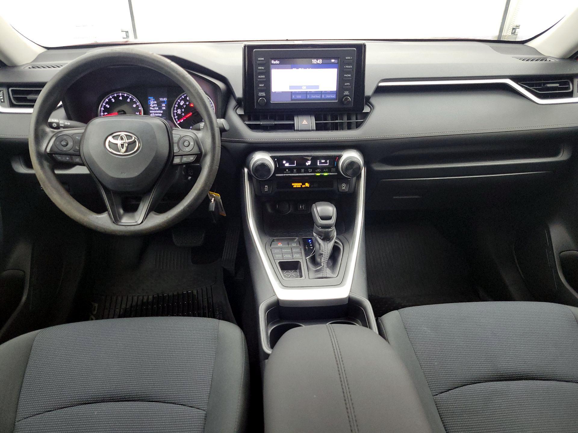 Thumbnail: 2019 Toyota RAV4 - 9