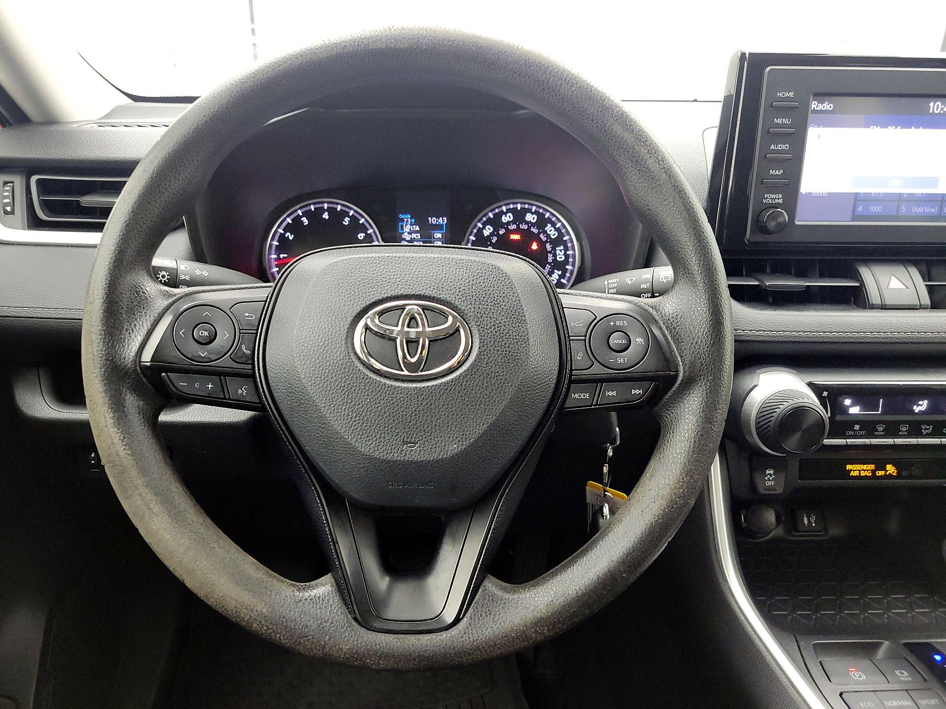 Thumbnail: 2019 Toyota RAV4 - 10
